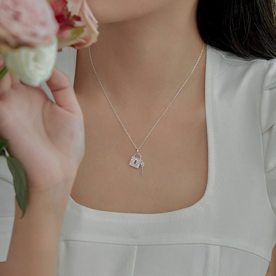Cadena de Candado y Llave con Zirconias 🔐
