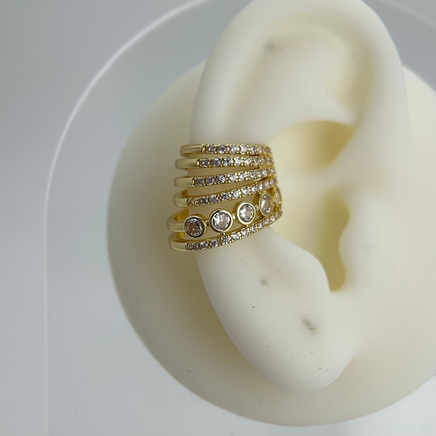 Earcuff 6 líneas de zirconia