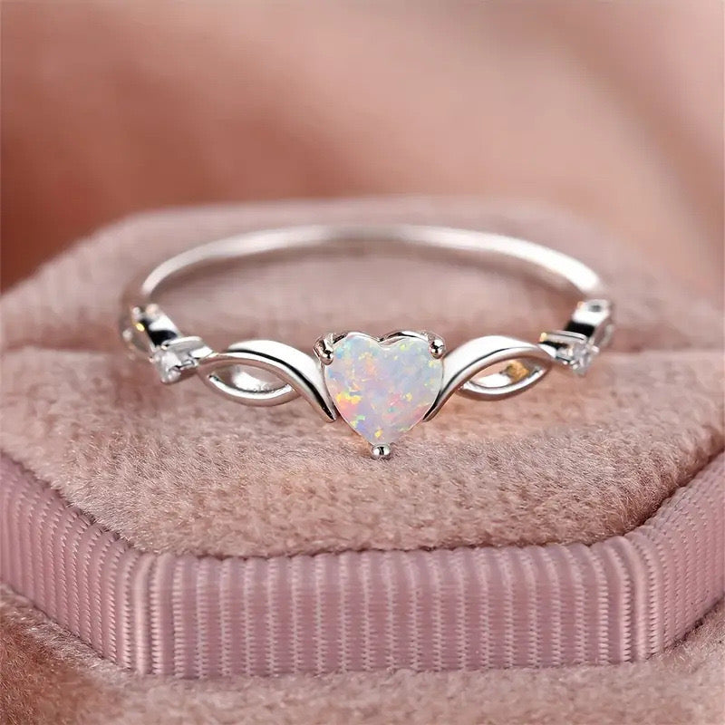 Anillos de corazón ópalo