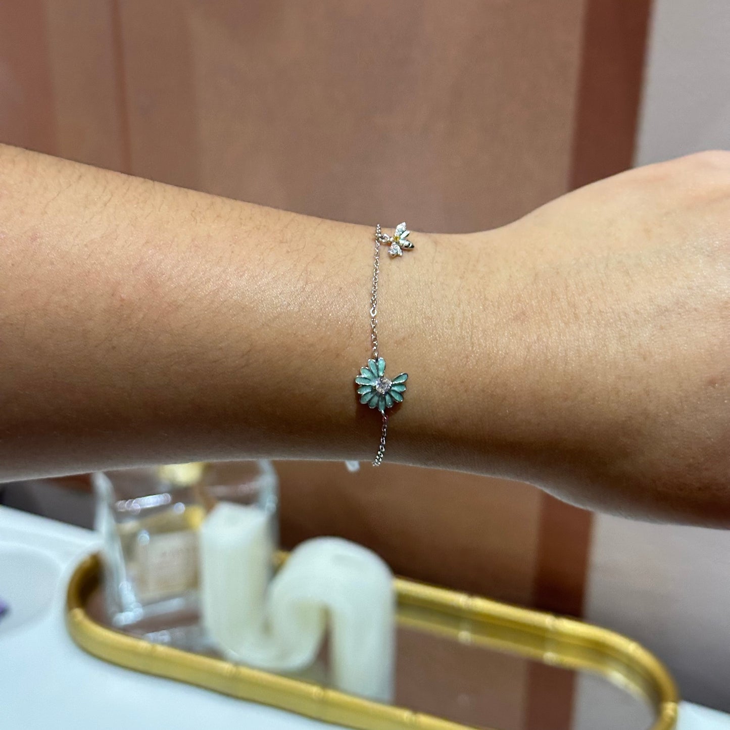 Pulsera flor y abeja
