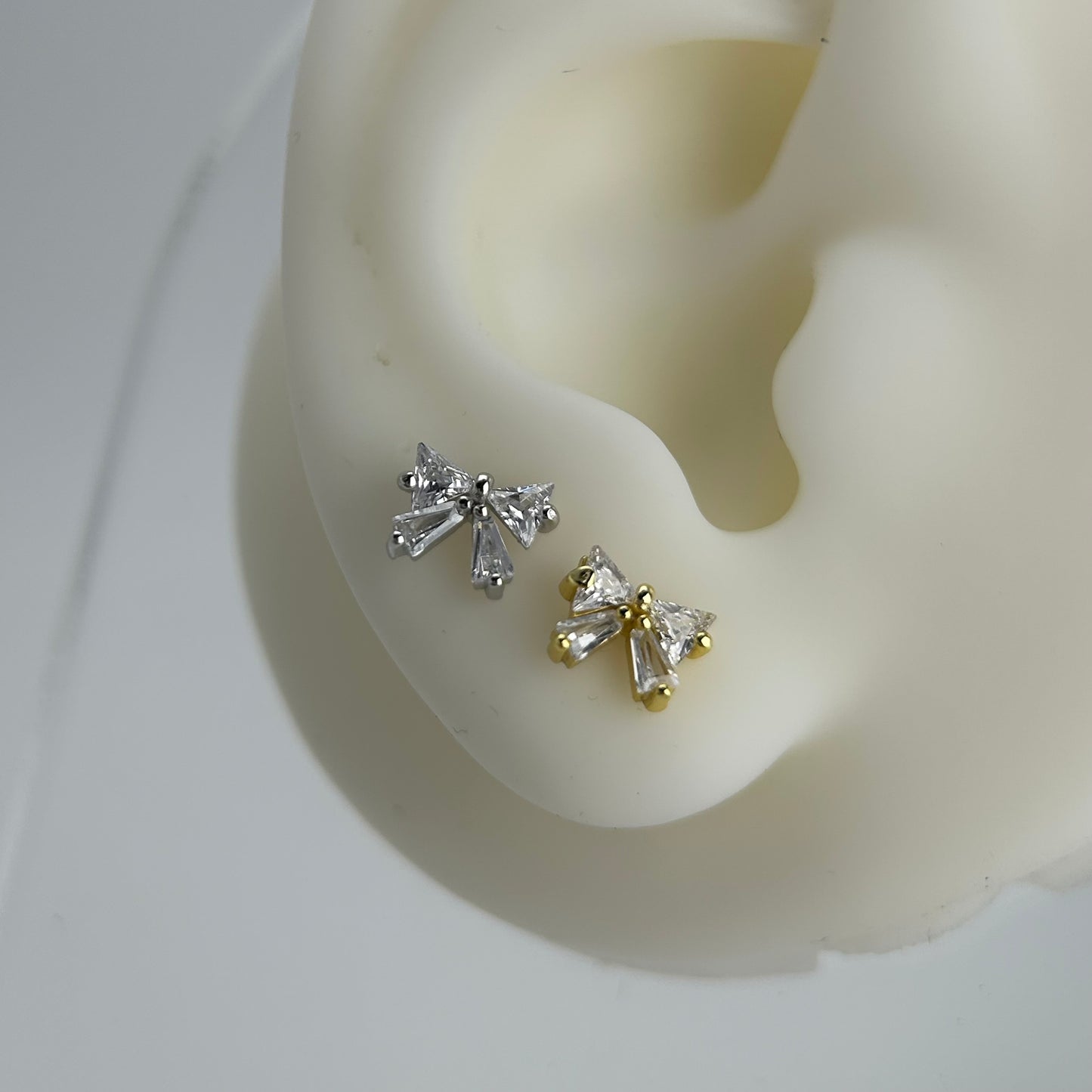 Piercing moñito de cristal