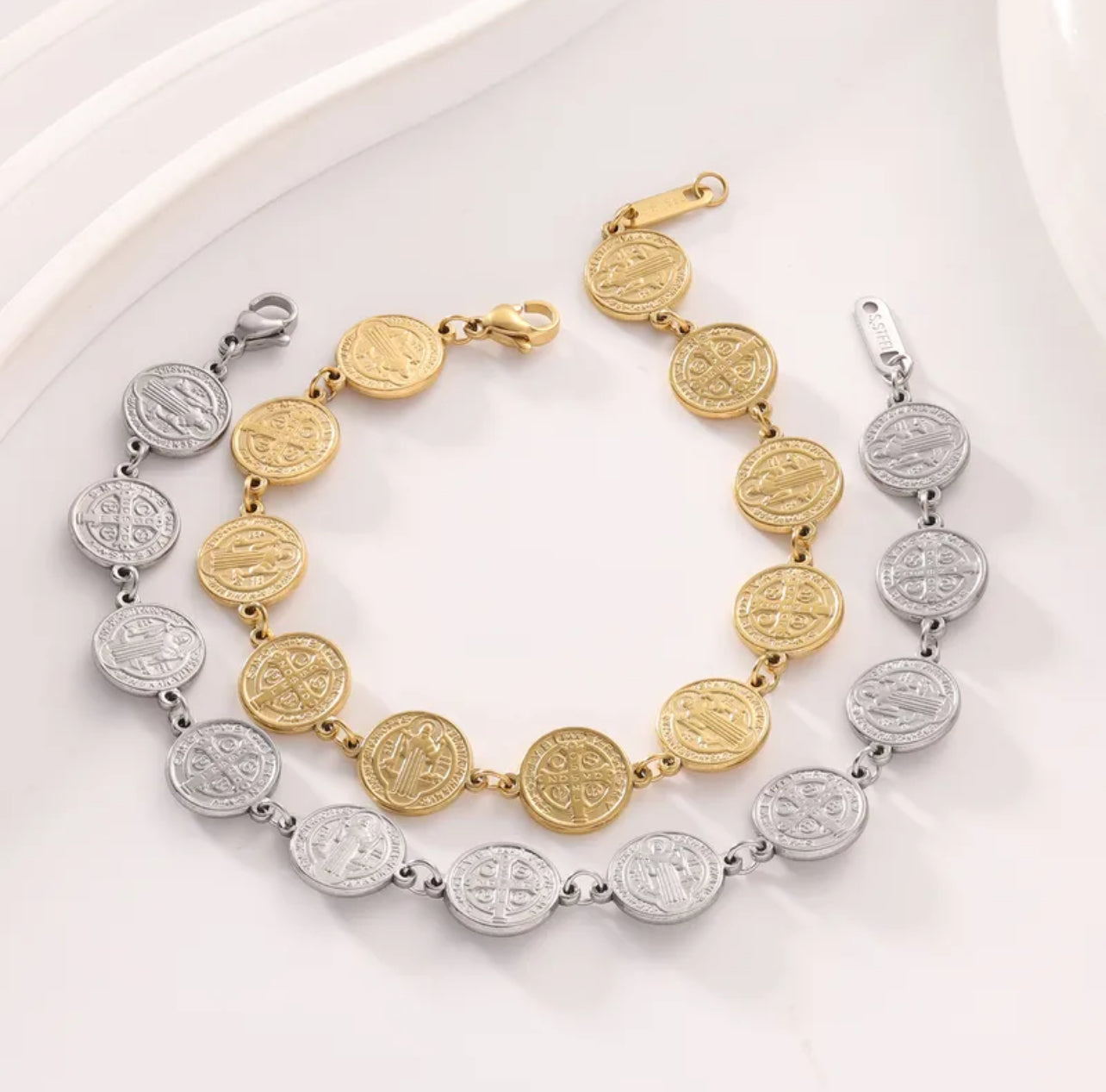Pulsera chapas de San Benito
