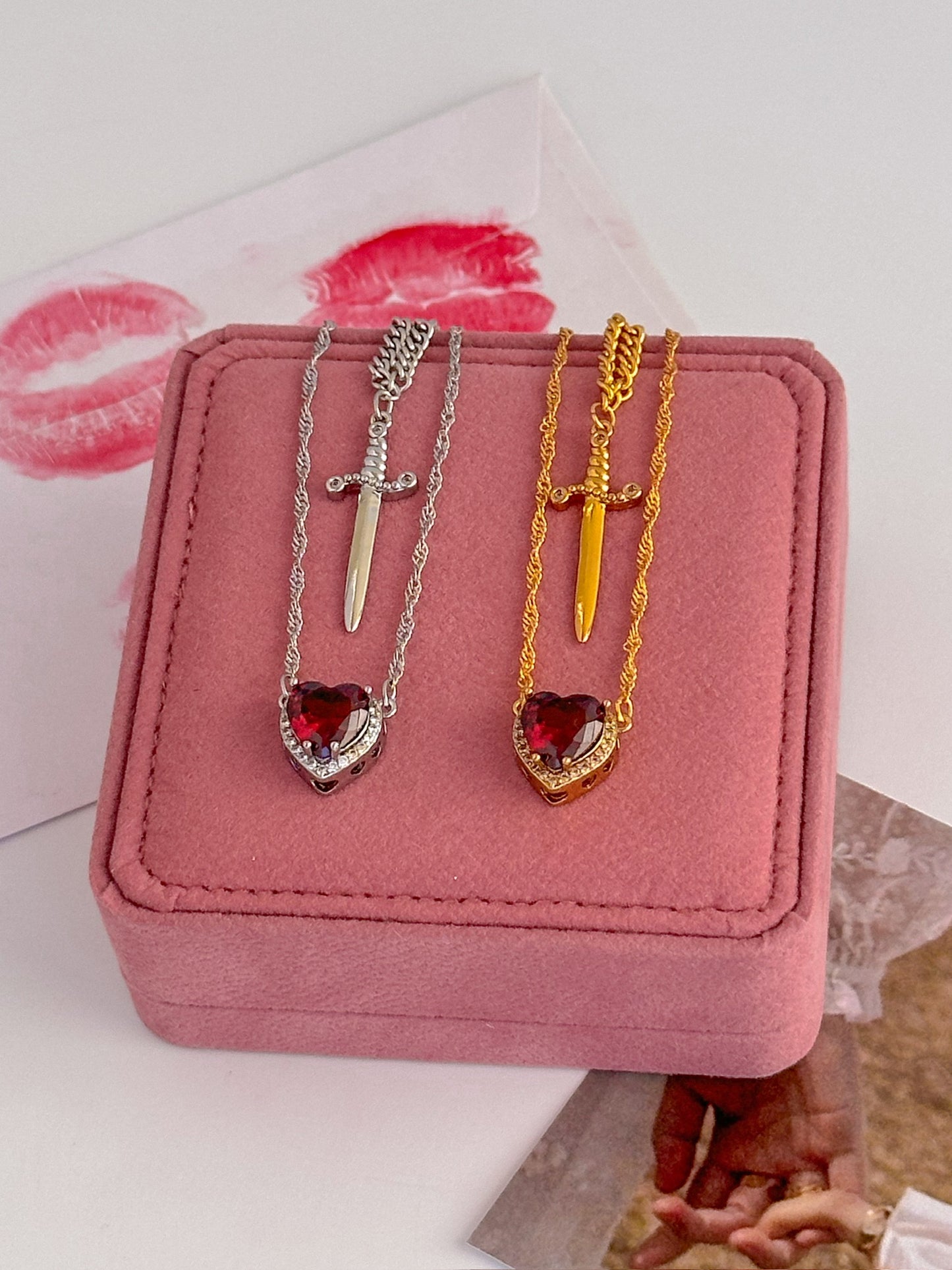 Cadena para pareja, espada y corazón