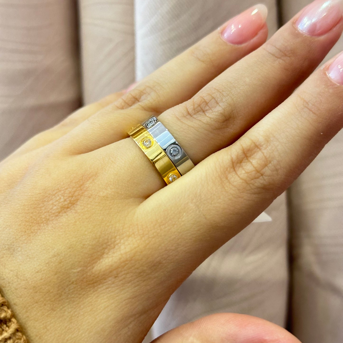 Anillo tipo love Cartier
