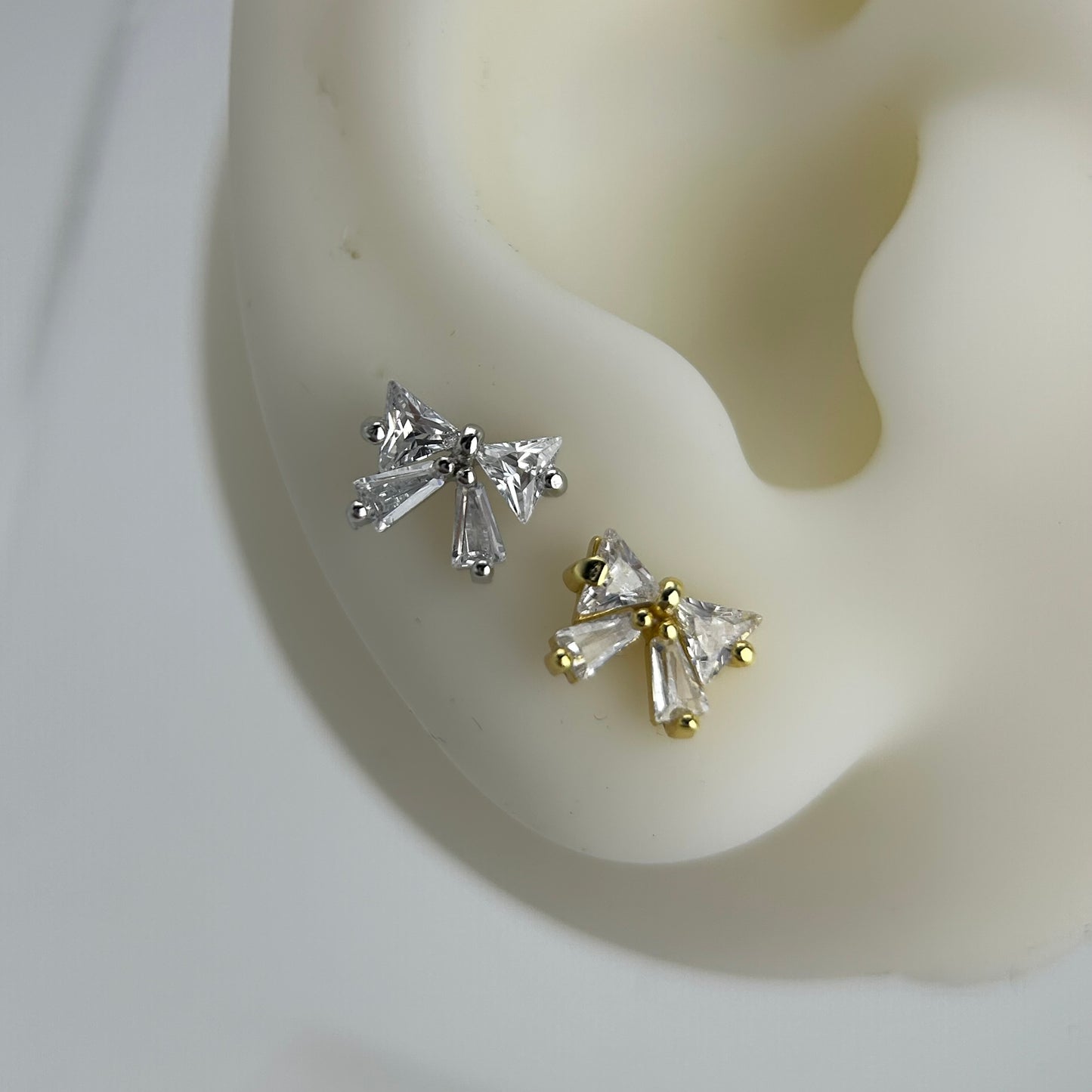 Piercing moñito de cristal