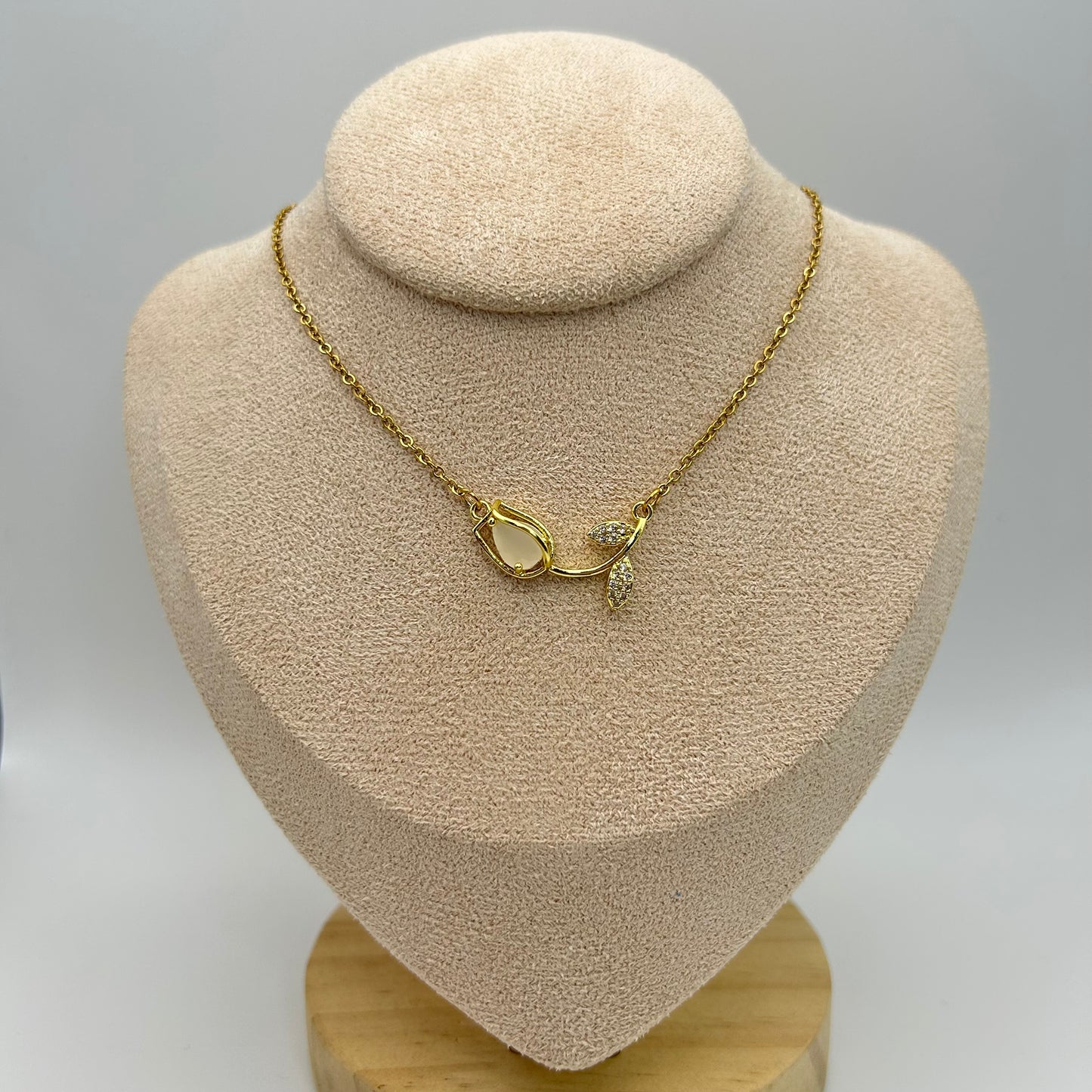 Cadena de tulipán acostado