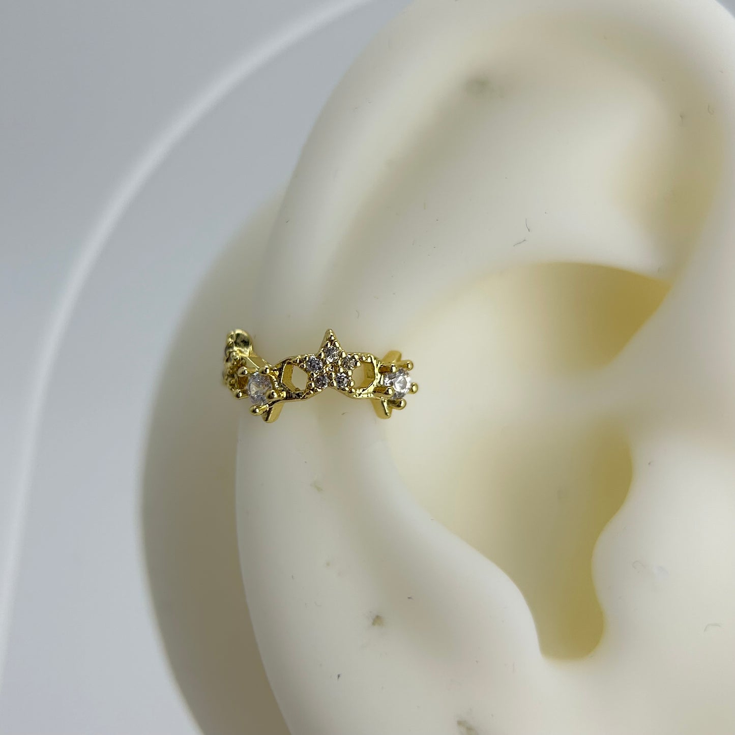 Earcuff de flor de zirconia
