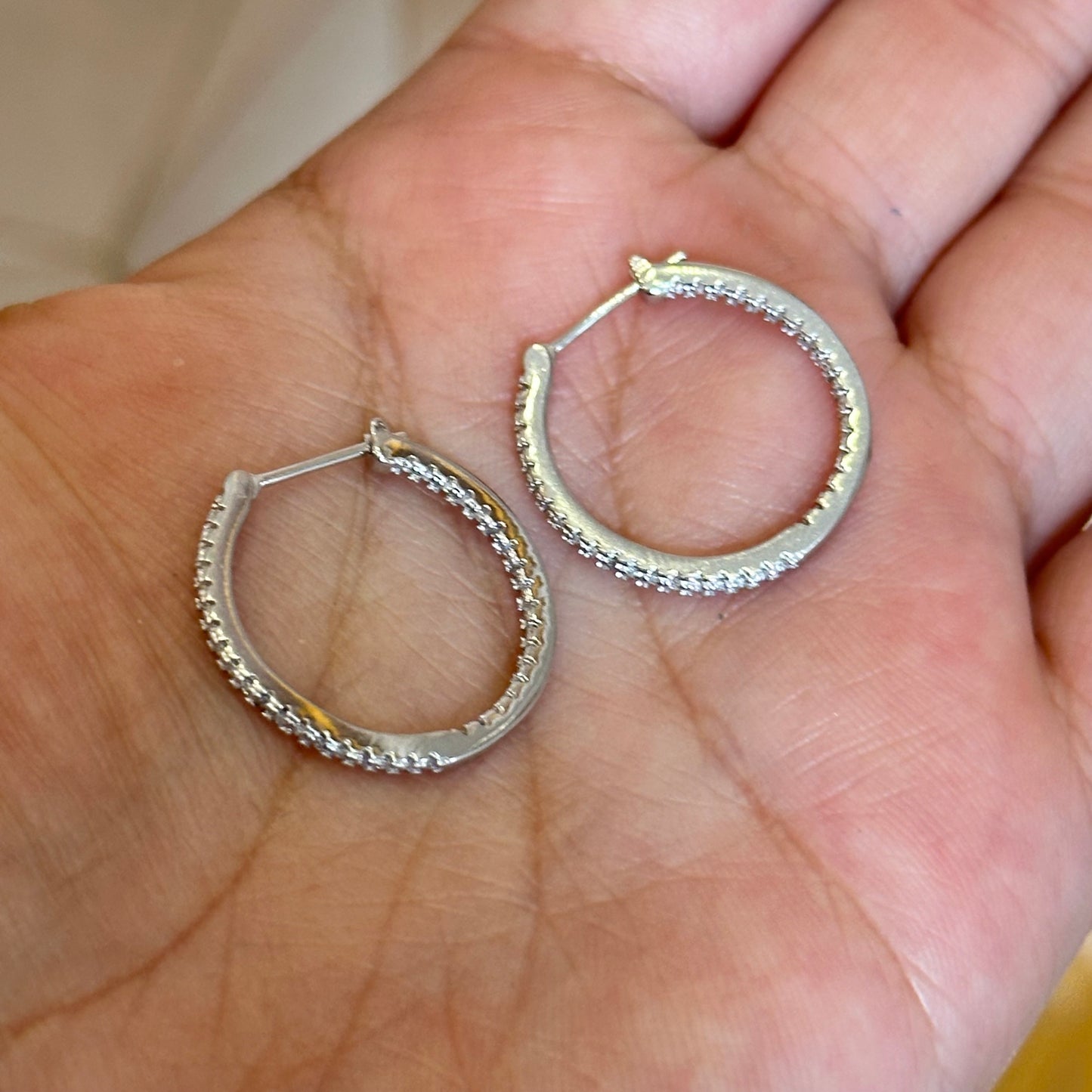 Argolla de plata con zirconias