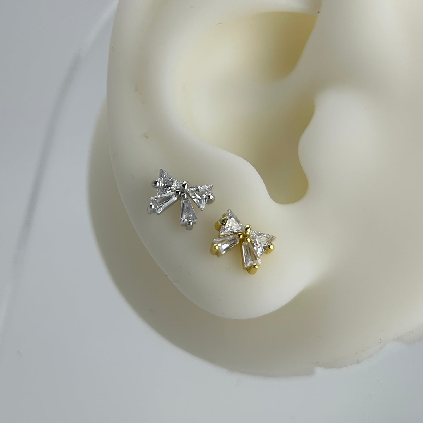 Piercing moñito de cristal