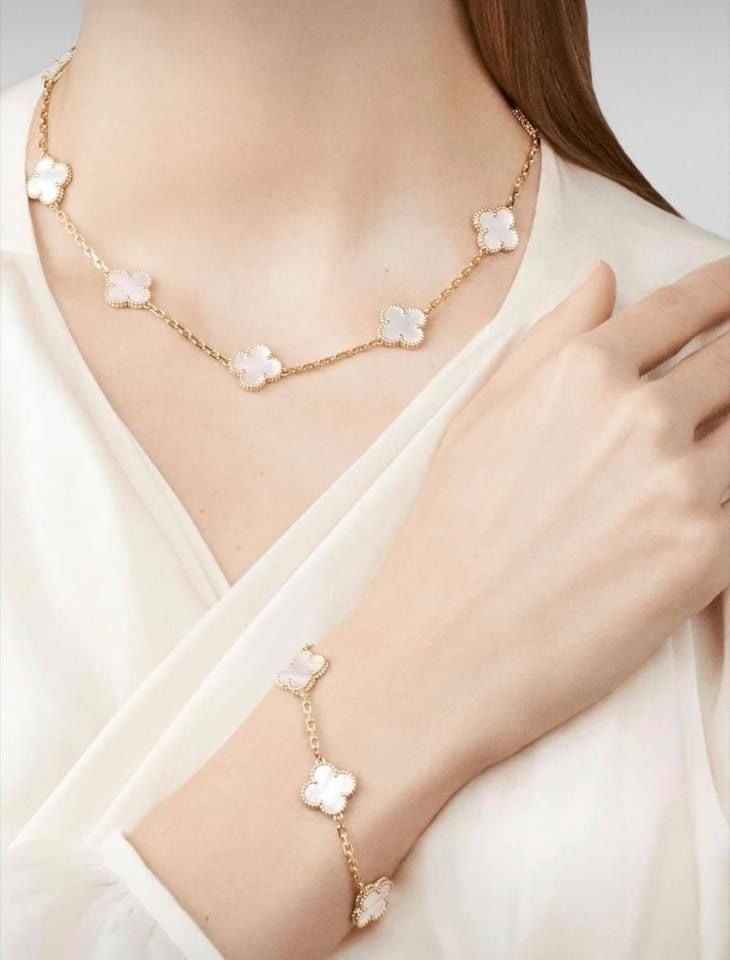 Collar de 5 tréboles