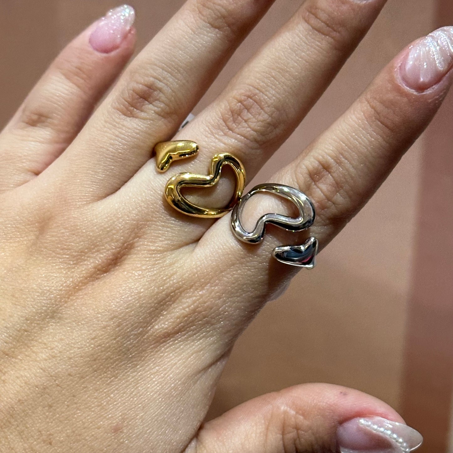 Anillo corazón hueco