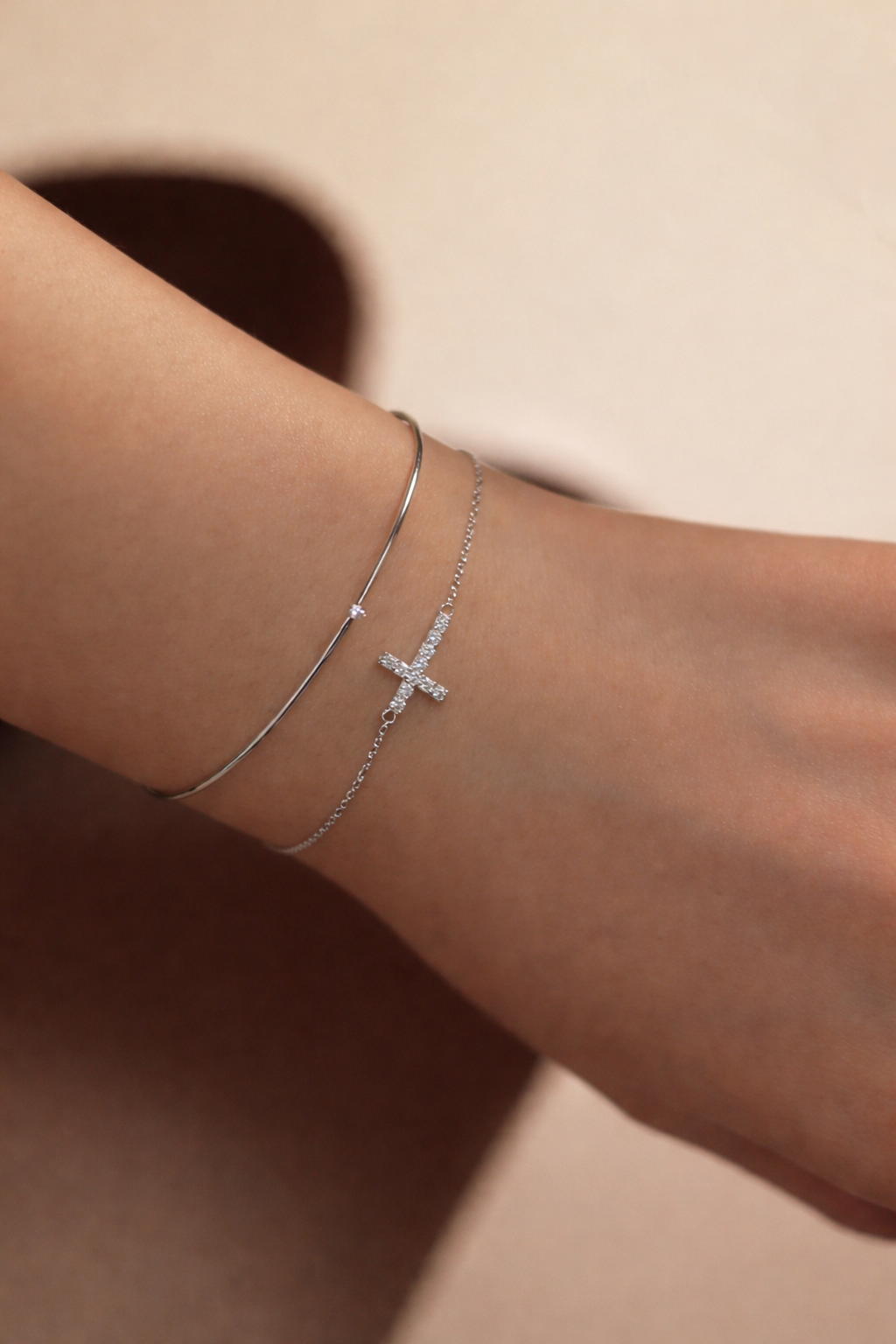 Pulsera de Cruz con Zirconias ✨
