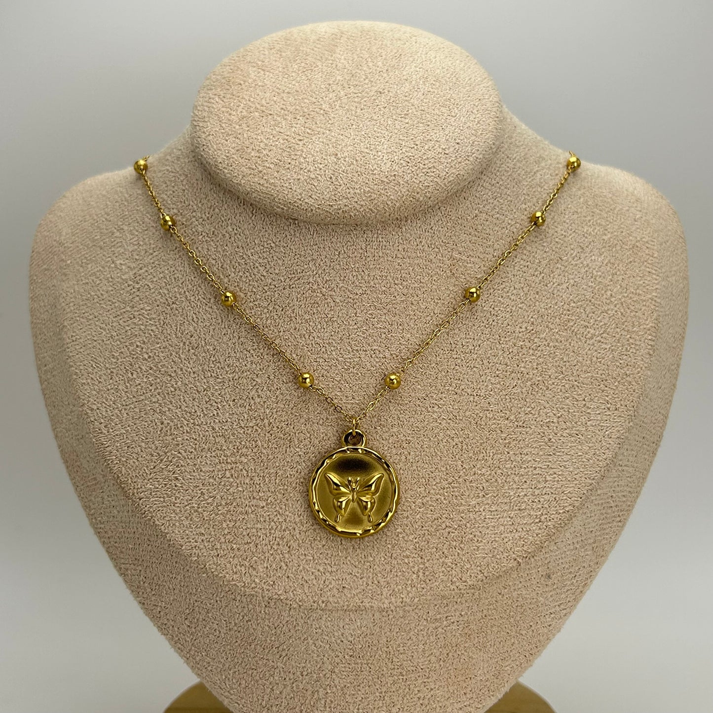Collar de placa mariposa 3D