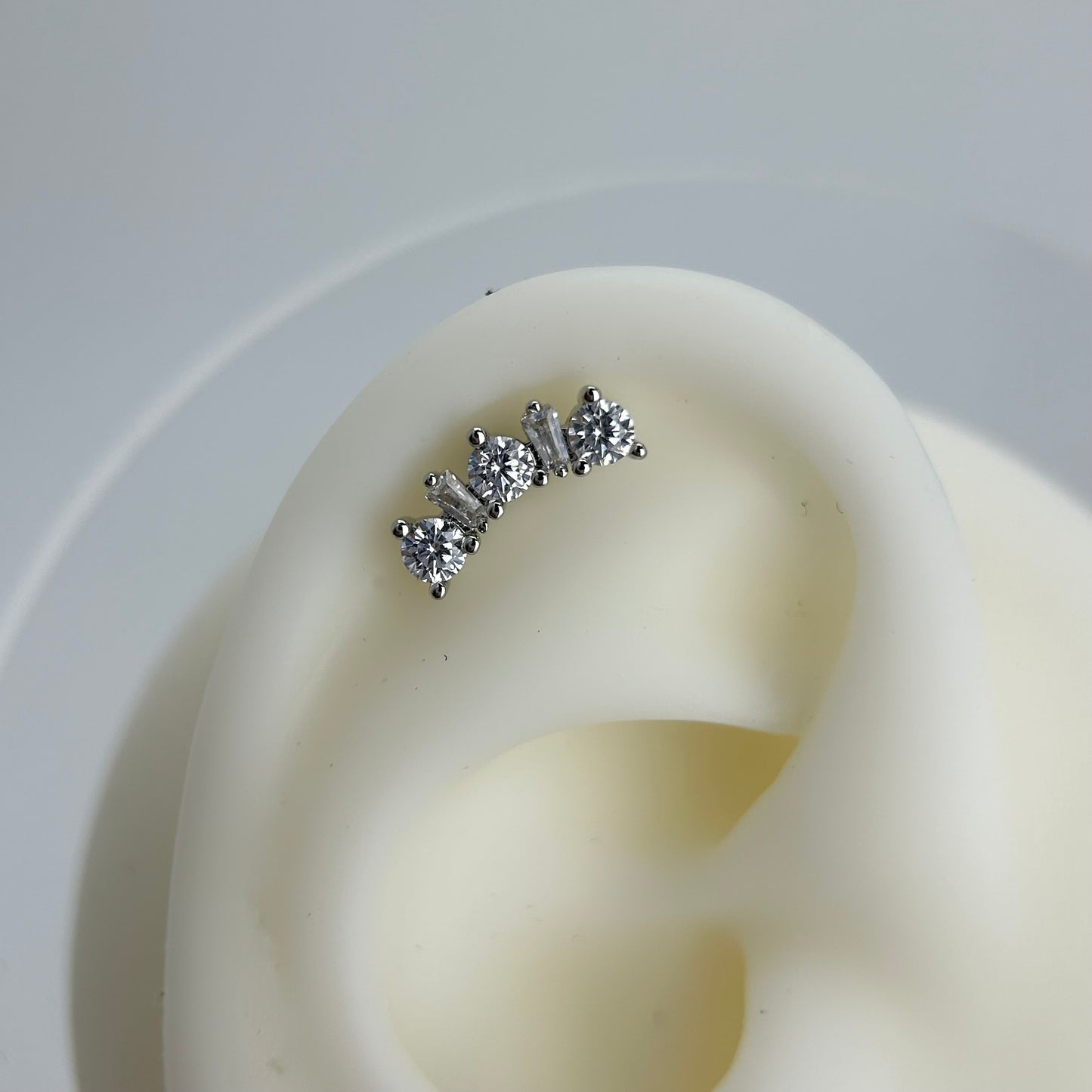 Piercing individual helix zirconia redonda con rectangular