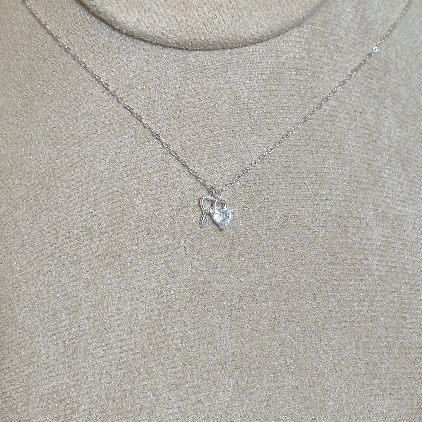 Cadena de plata corazón con llave