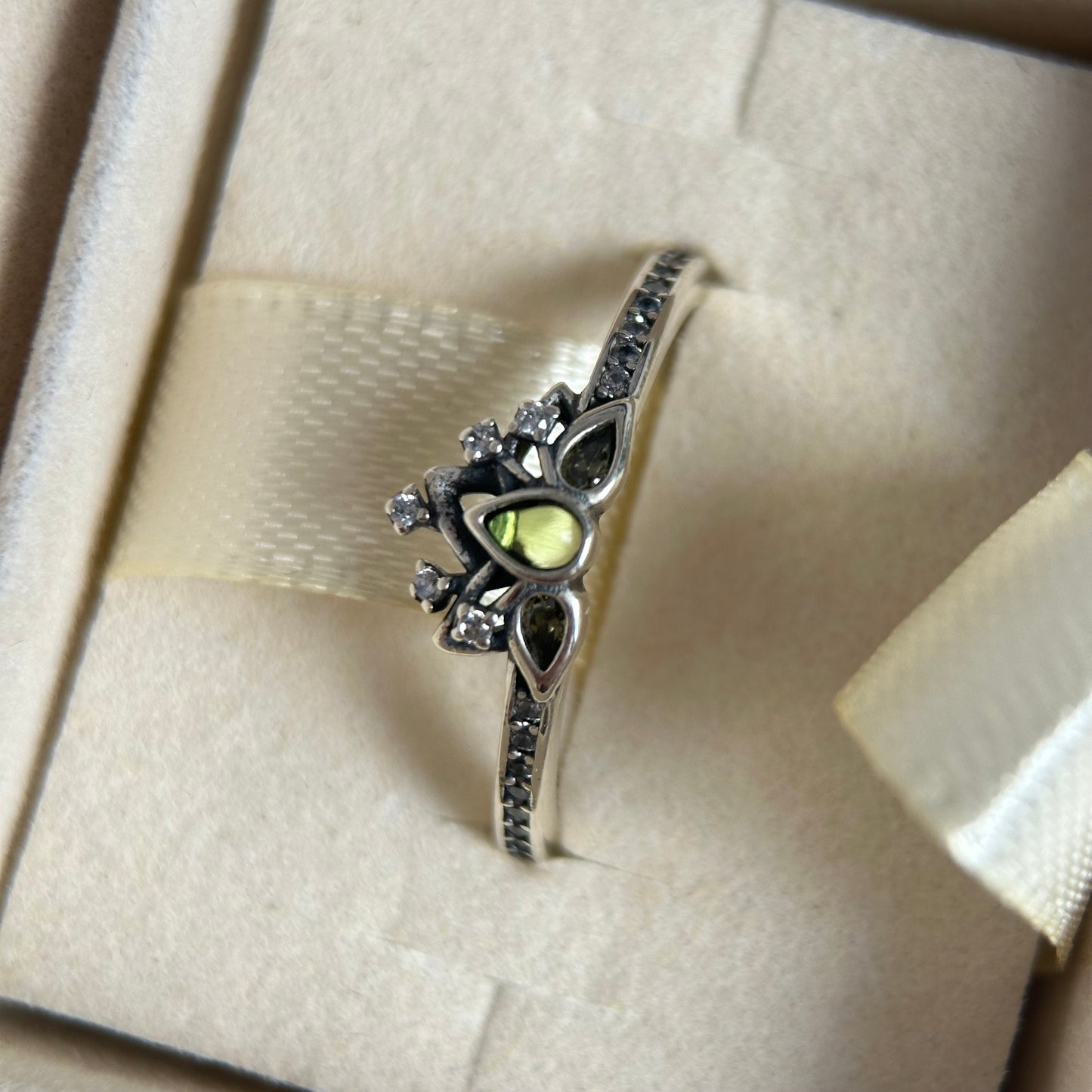 PRE-ORDEN Anillo Princesa Tiana