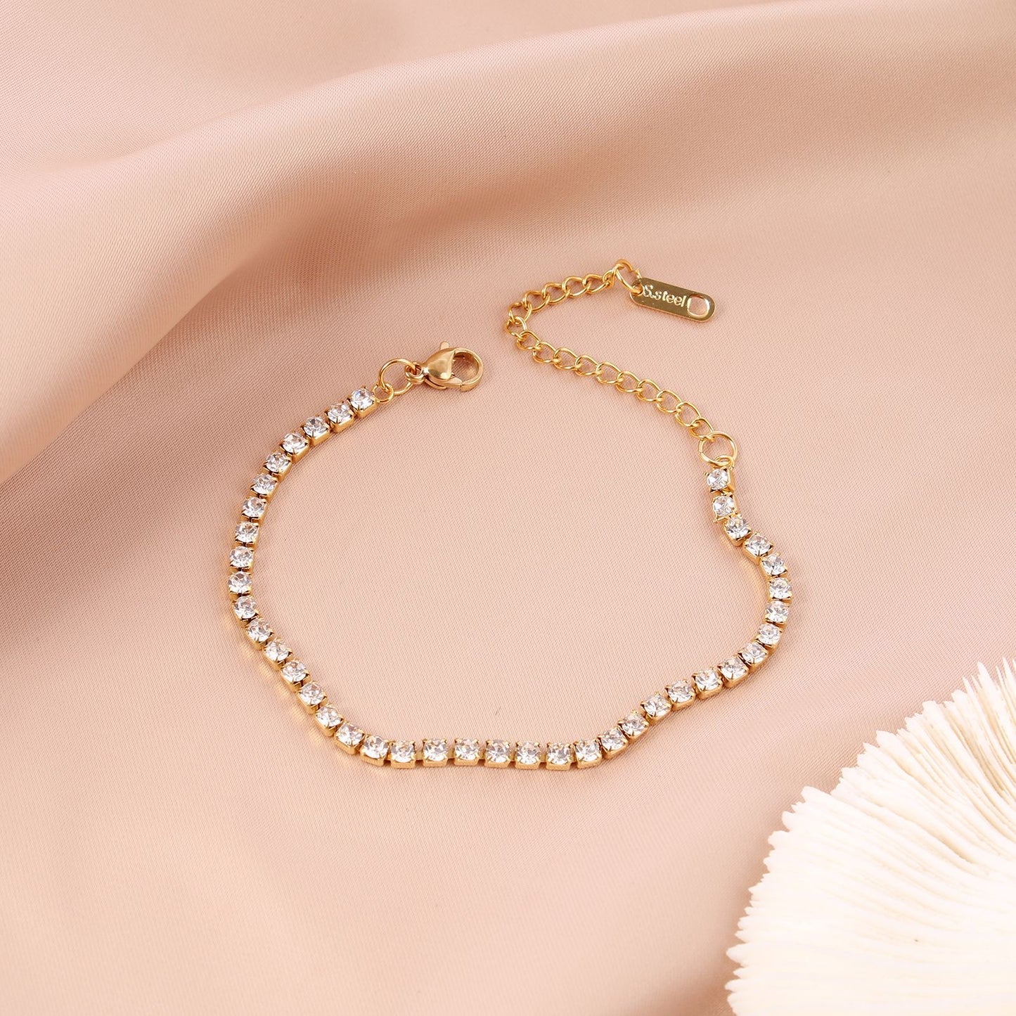 Pulsera de zirconias dorada
