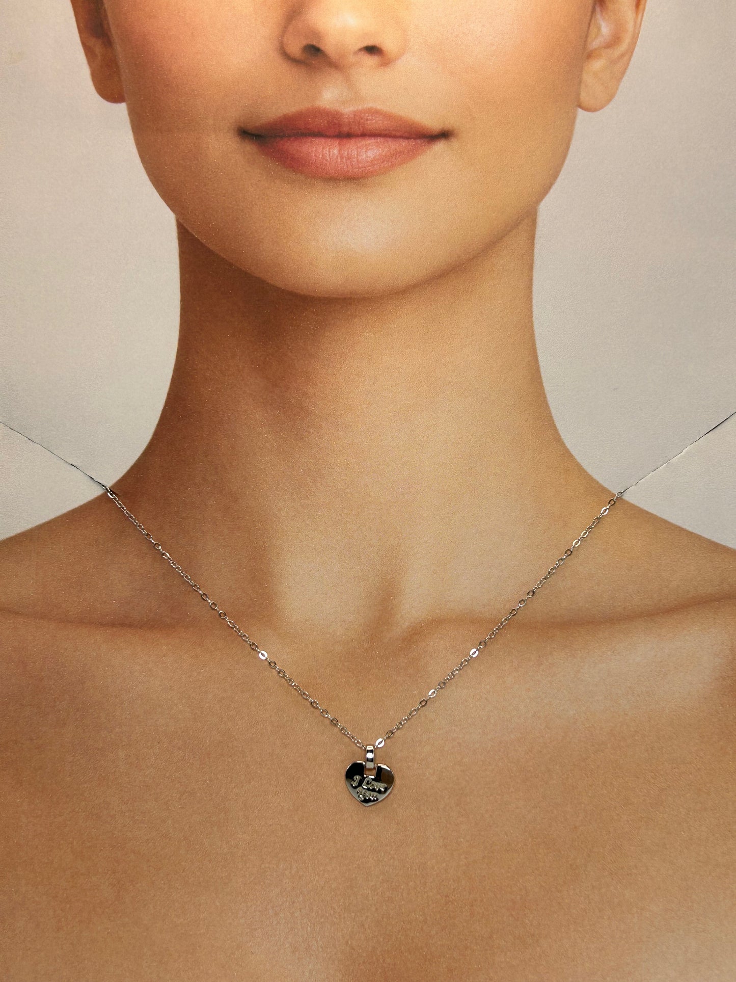 Cadena Medalla de Corazón con Grabado🤍