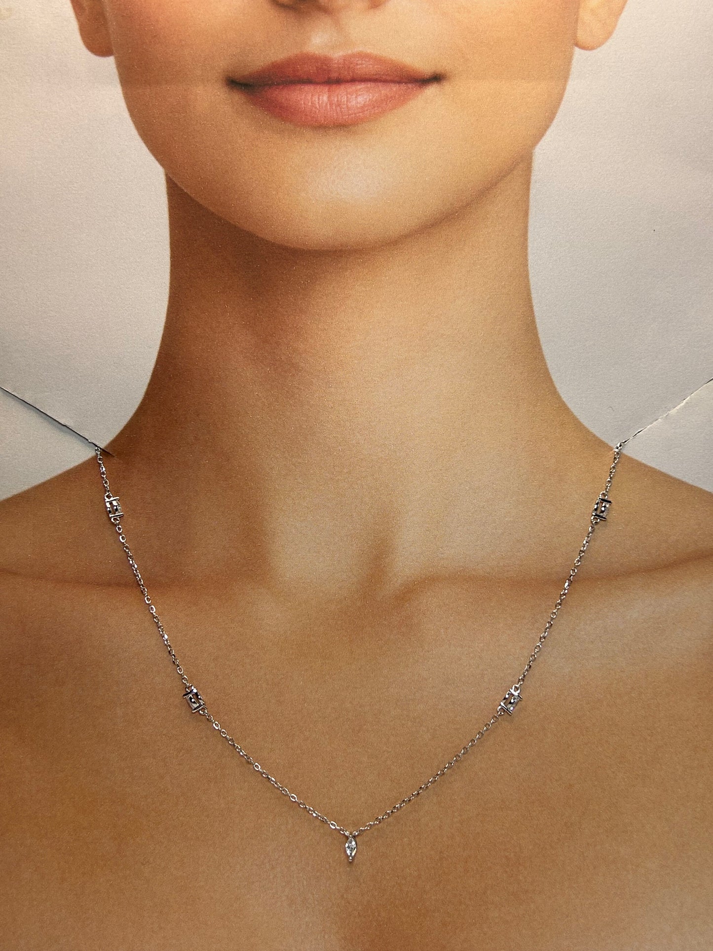 Cadena de Plata con Dije de Horseye✨