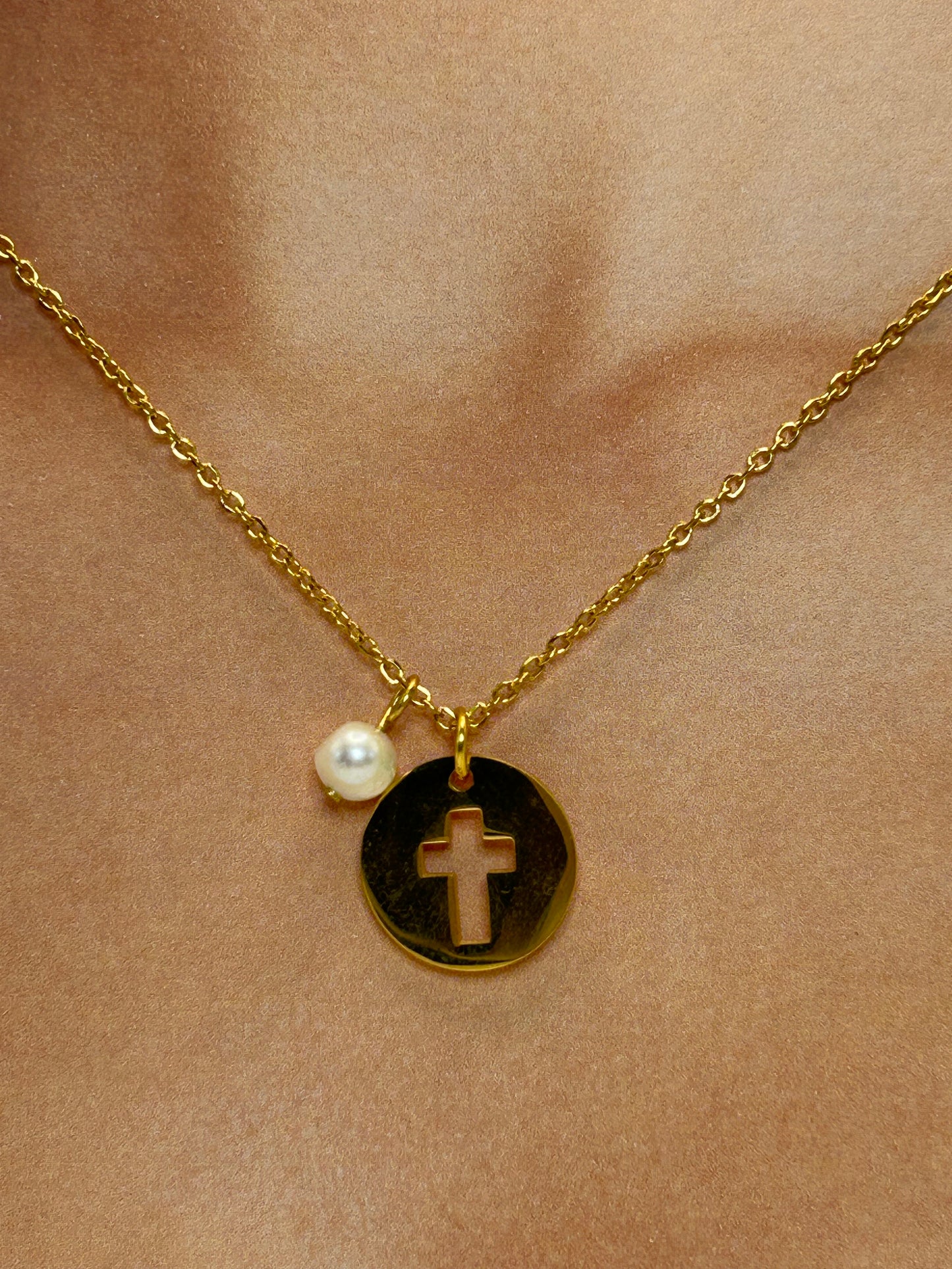 Cadena de Medalla de Cruz con Perla🤍