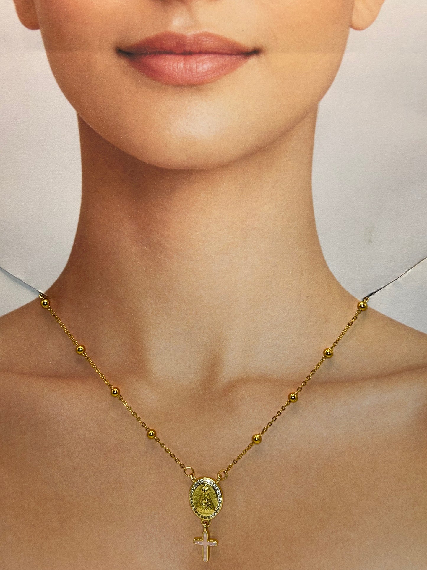 Cadena con Cruz Rosada ✝️