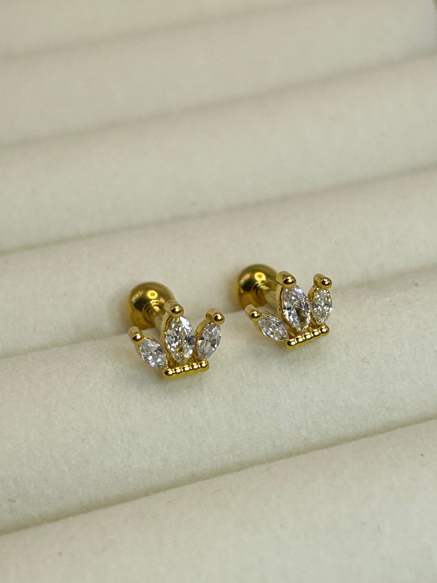 Piercing de Helix Coronita ✨