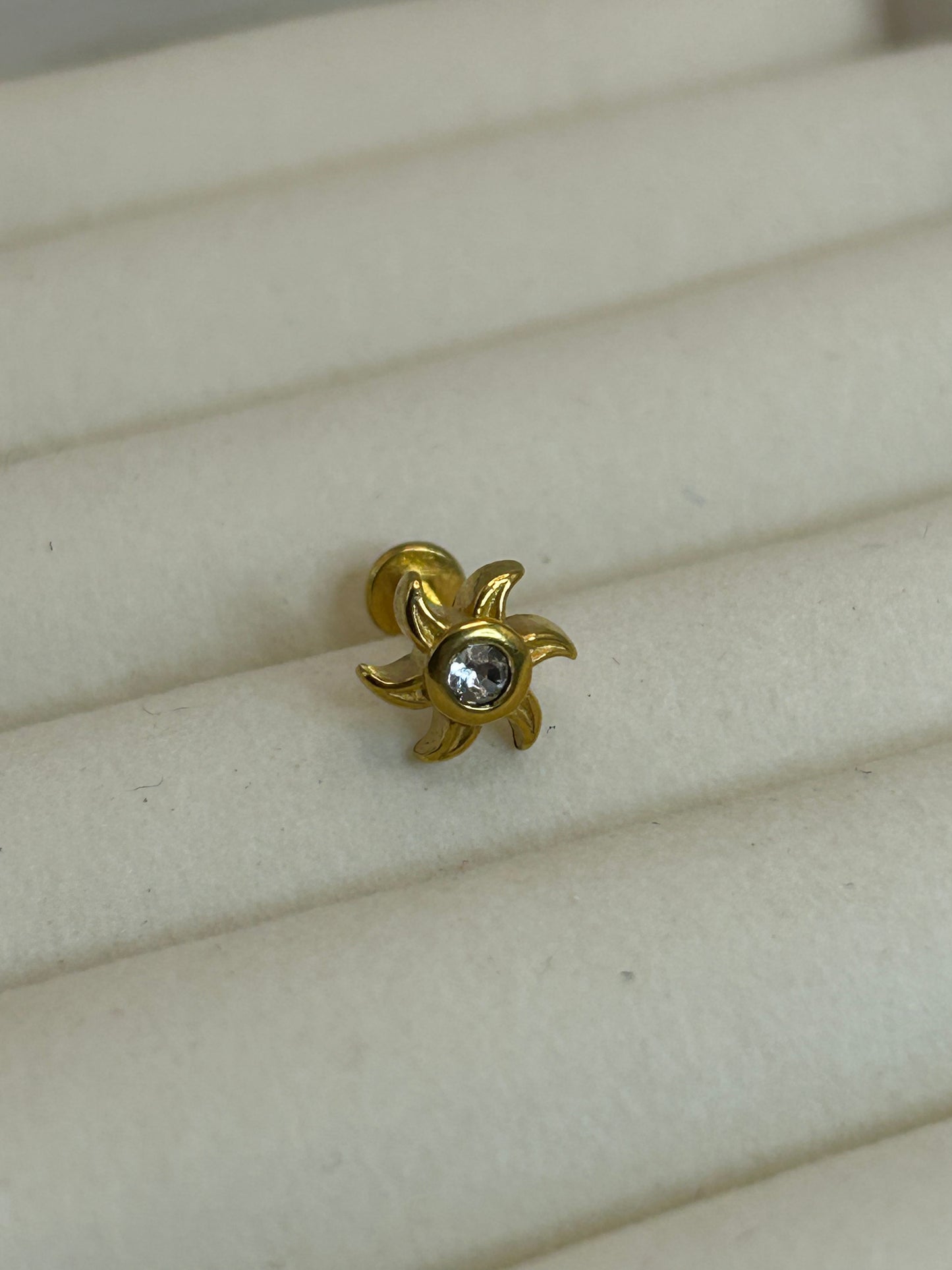 Piercing Titanio Sol Con Zirconia ☀️
