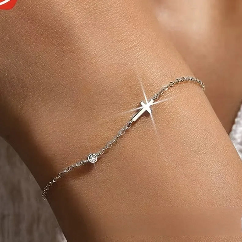 Pulsera de Plata Cruz con Zirconia Lateral ✨