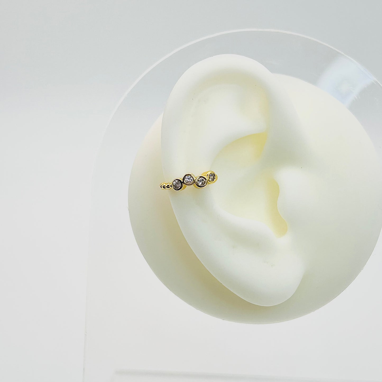 Earcuff de zirconia circular