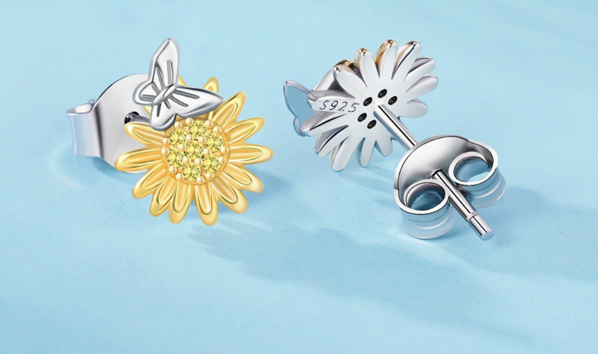 Stud de girasol con mariposa