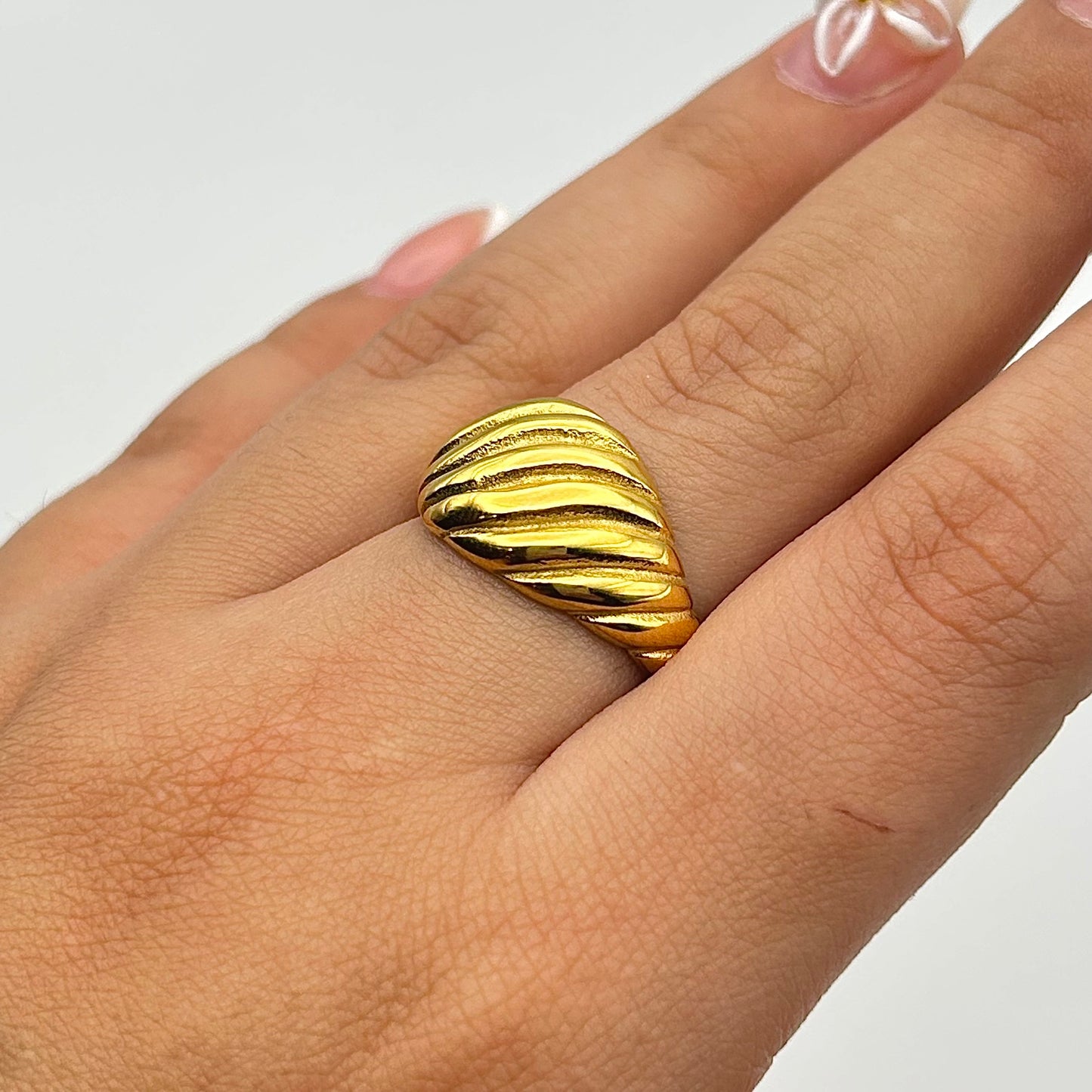 Anillo tipo sello croissant