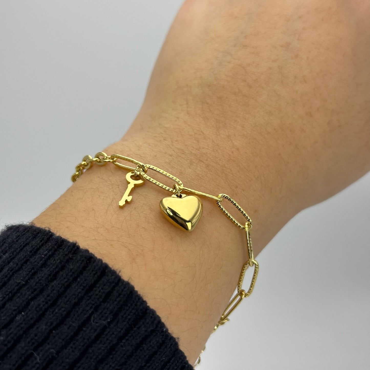 Pulsera de corazón y llave