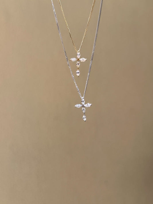 Cadena de Cruz con Zirconia Horse Eye ✨