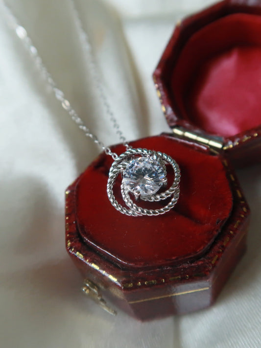 Cadena de Zirconia Redonda con Líneas Radiales 💎