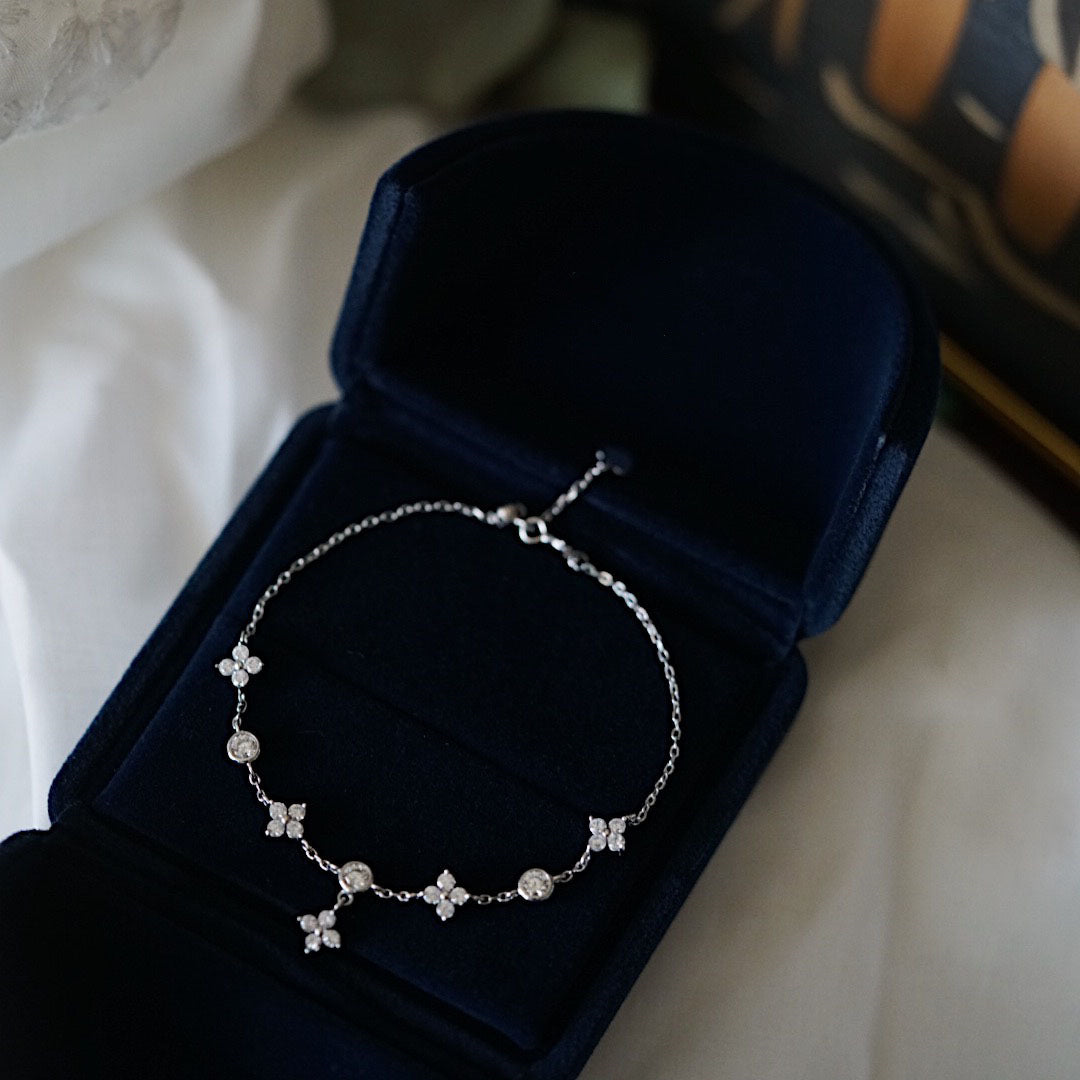 Pulsera de Tréboles con Colgante Central 🍀