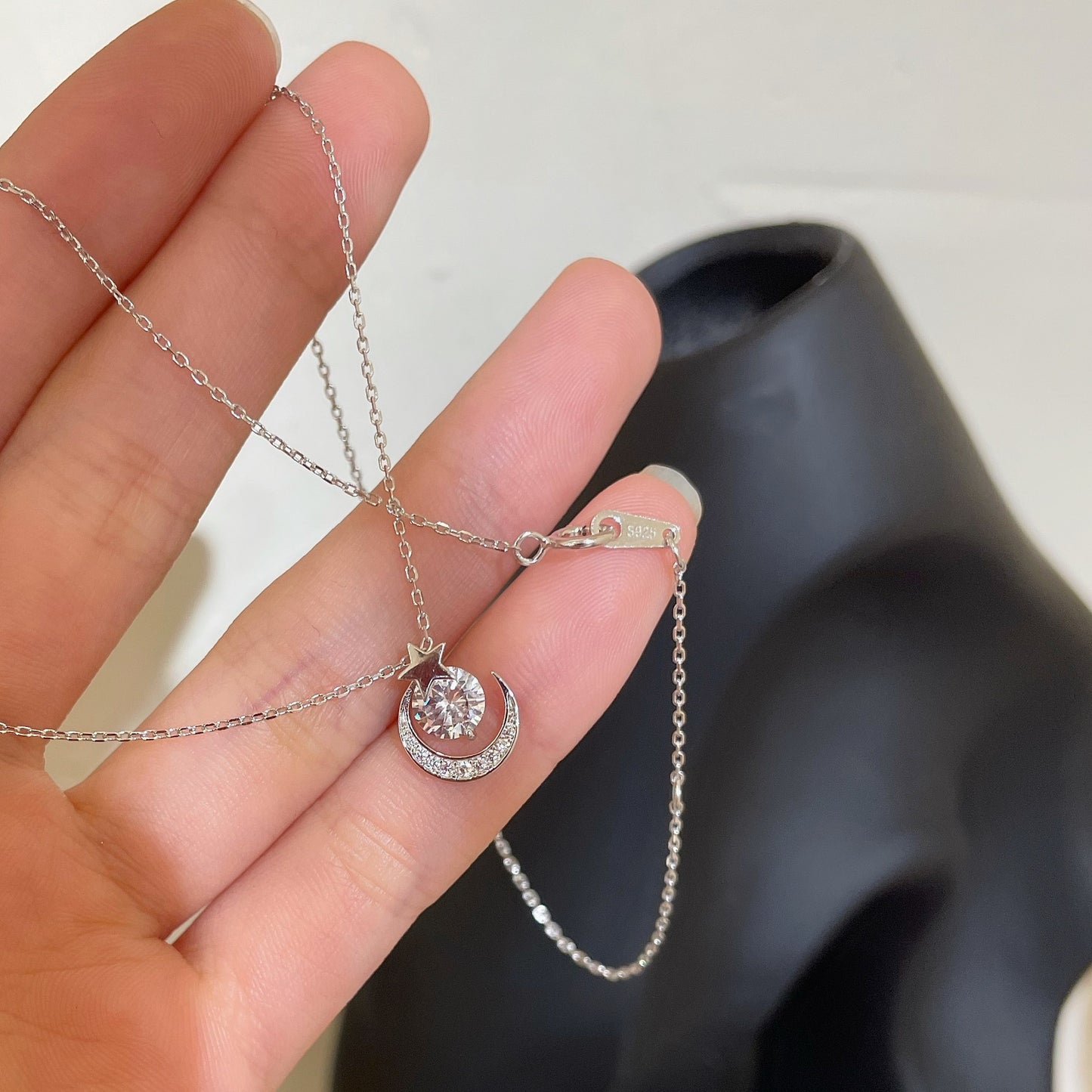 Cadena de Media Luna con Zirconia Superior 🌙