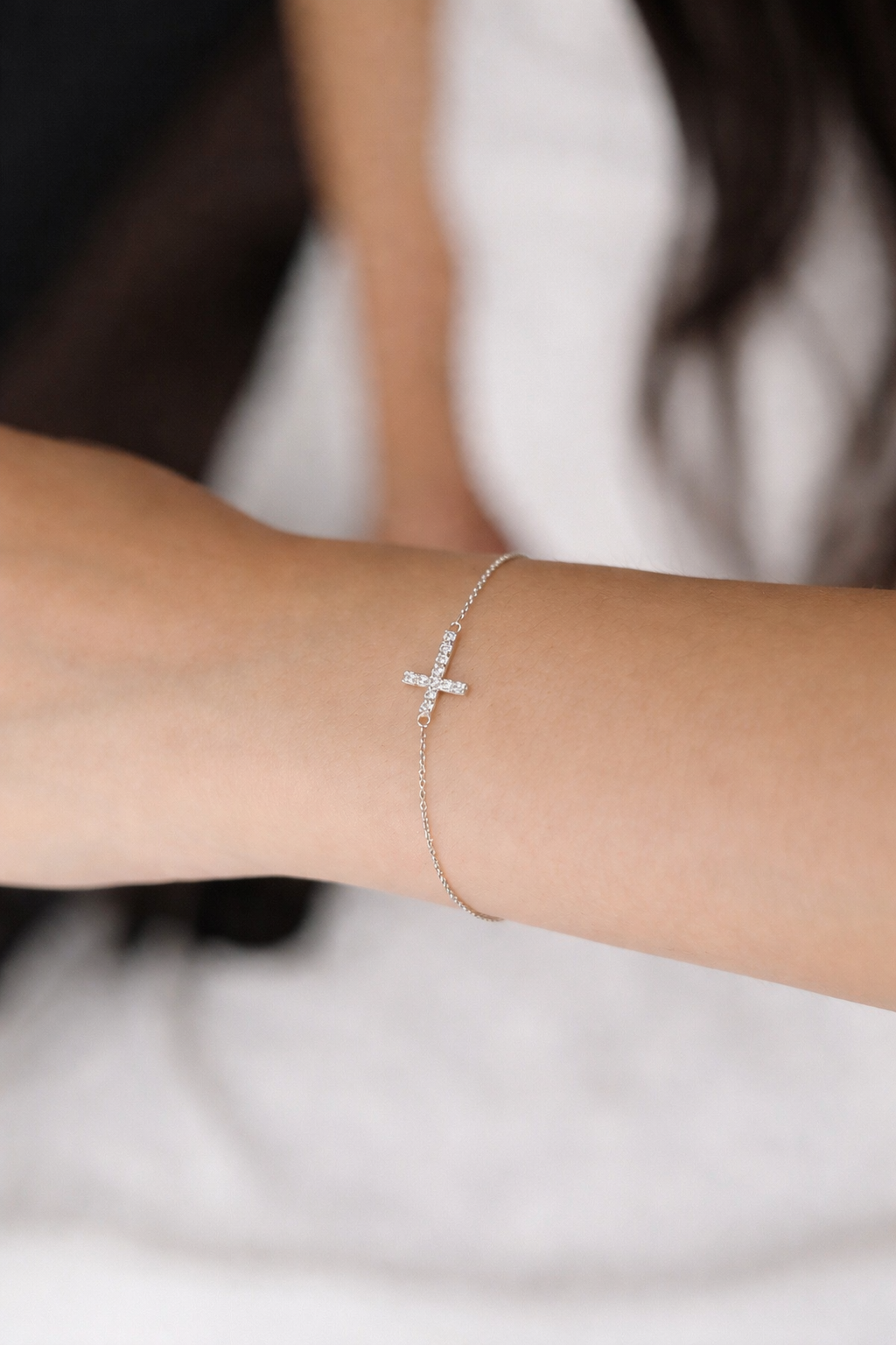 Pulsera de Cruz con Zirconias ✨