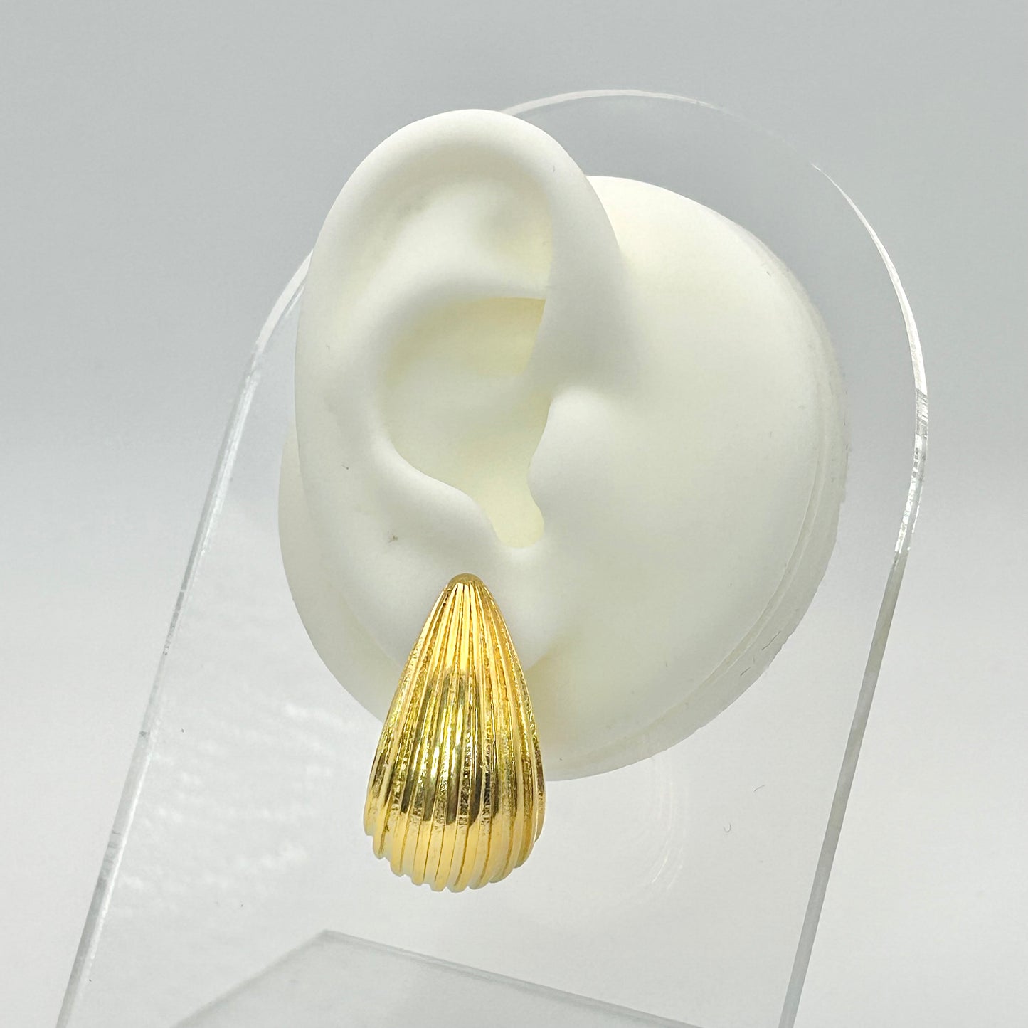 Aretes de gota con líneas