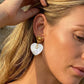 Aretes de Corazones Superpuestos con Nácar Colgante 🤍