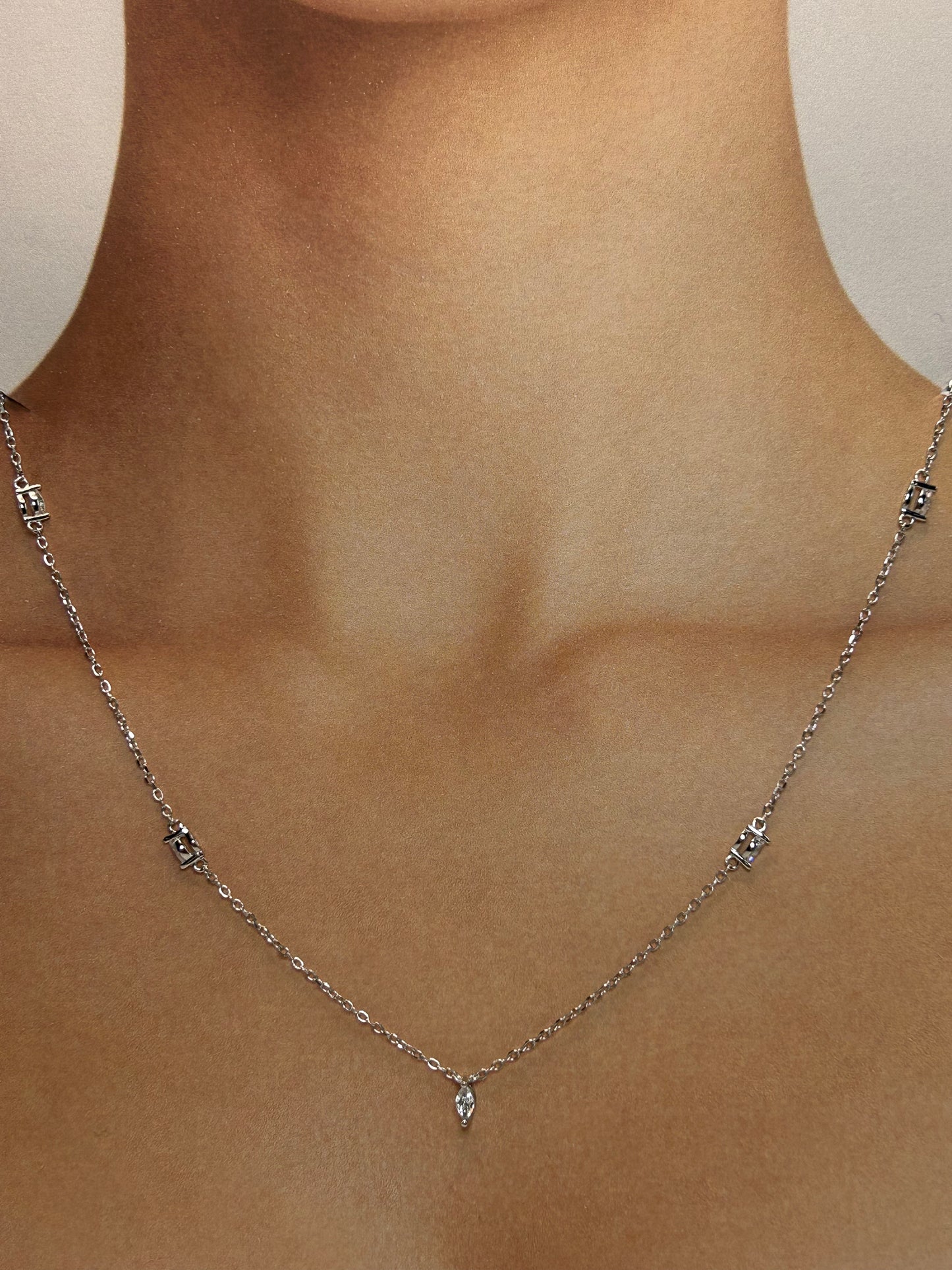 Cadena de Plata con Dije de Horseye✨