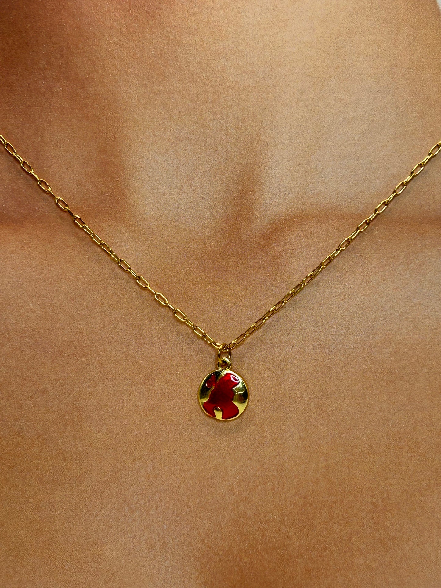 Collar Dije Mundo Rojo ❤️