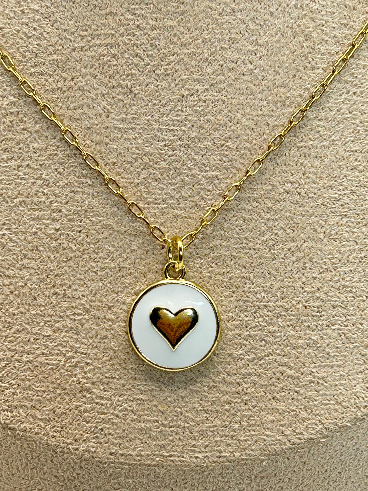 Cadena Medalla Blanca con Corazon Dorado💛