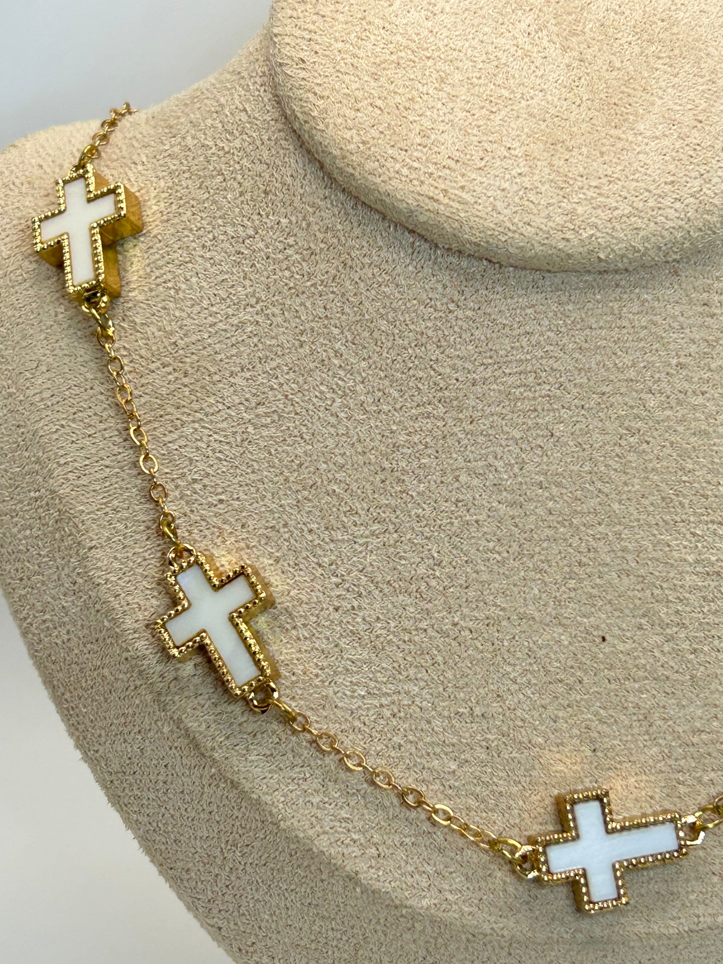 Cadena de Cruces Blancas 🤍