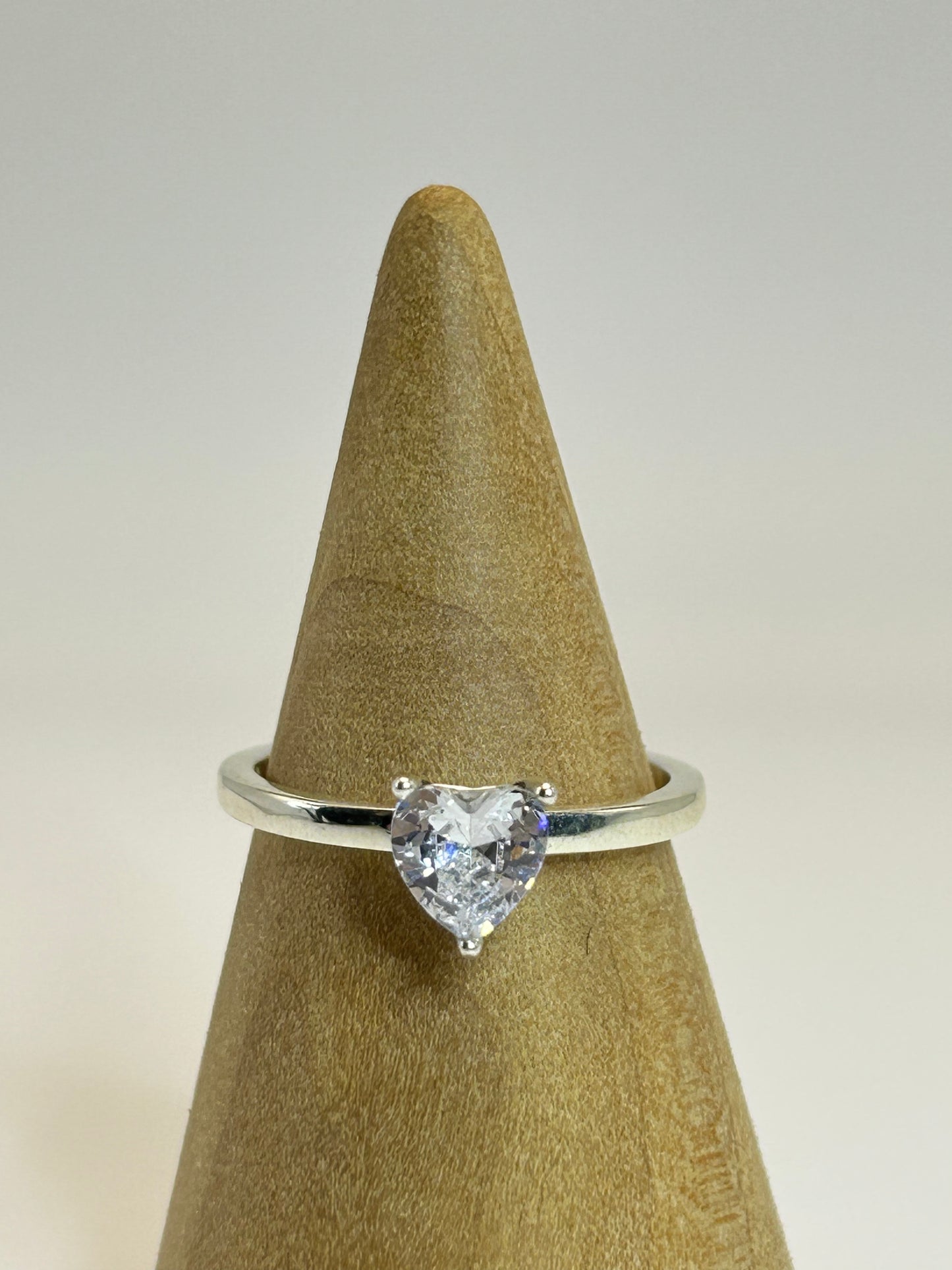 Anillo de Corazón Banda Lisa 🤍