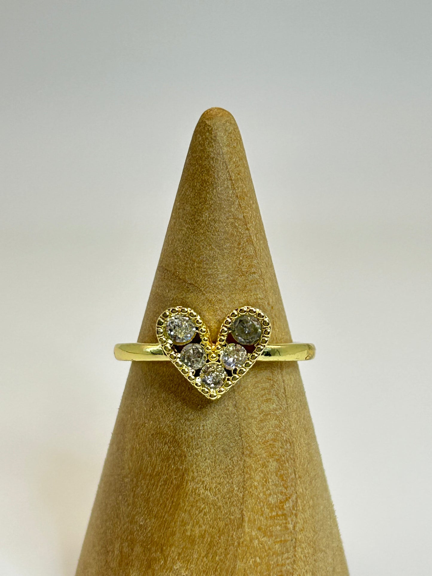 Anillo Corazón con Tres Zirconias❤️