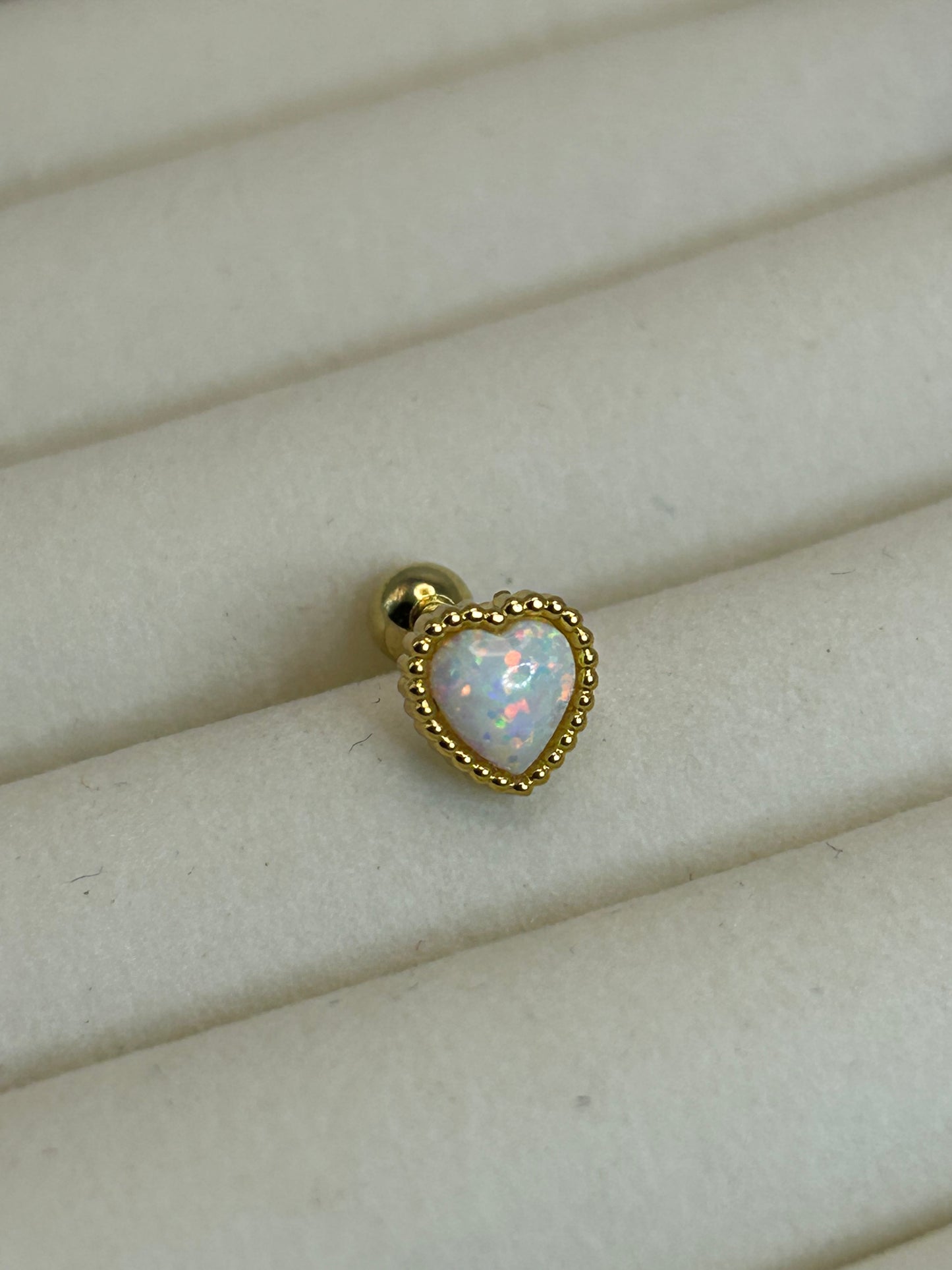Piercing Opalo de Corazón Dorado🤍