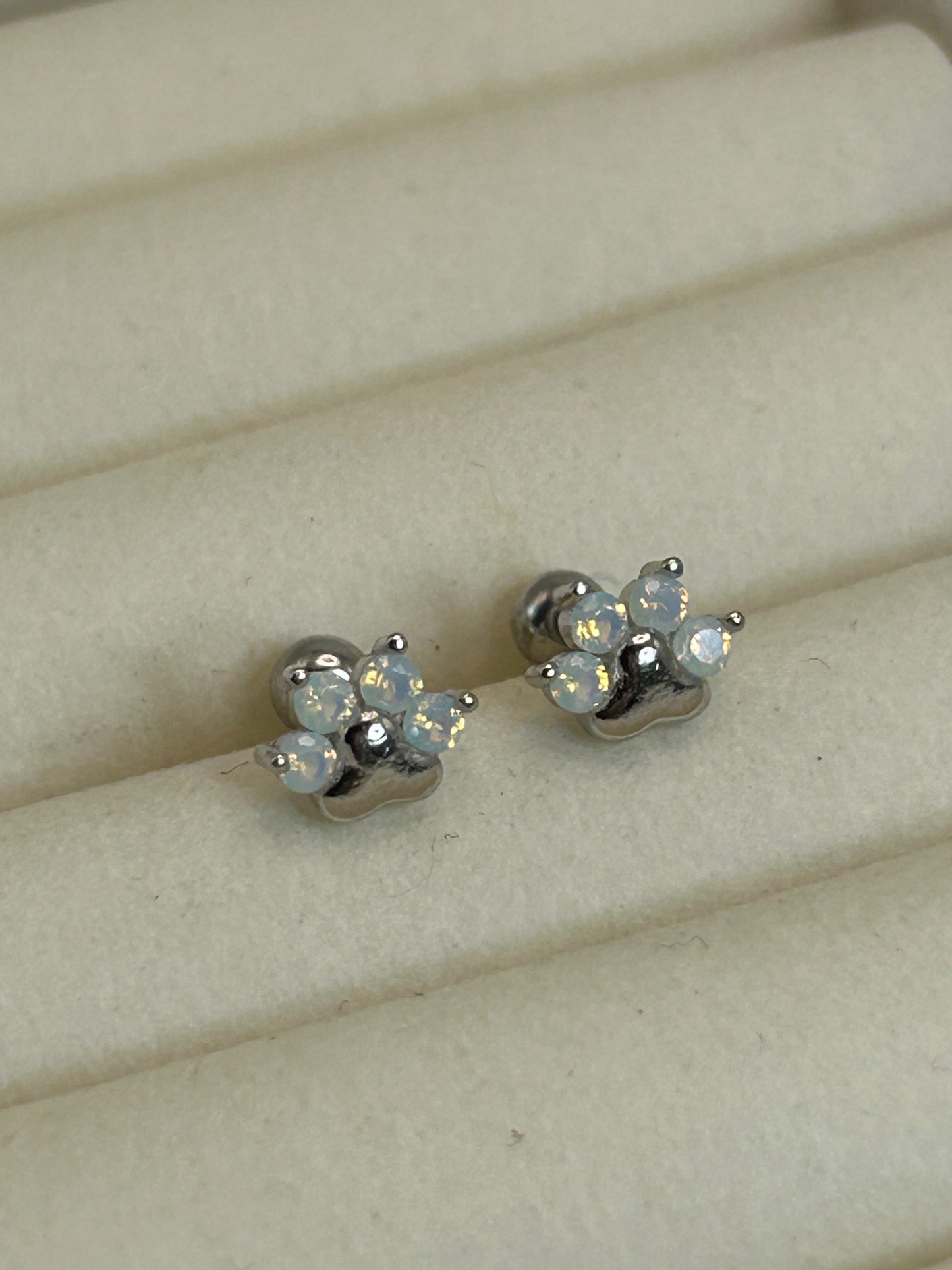 Piercing de Huellitas de Ópalo 🐾