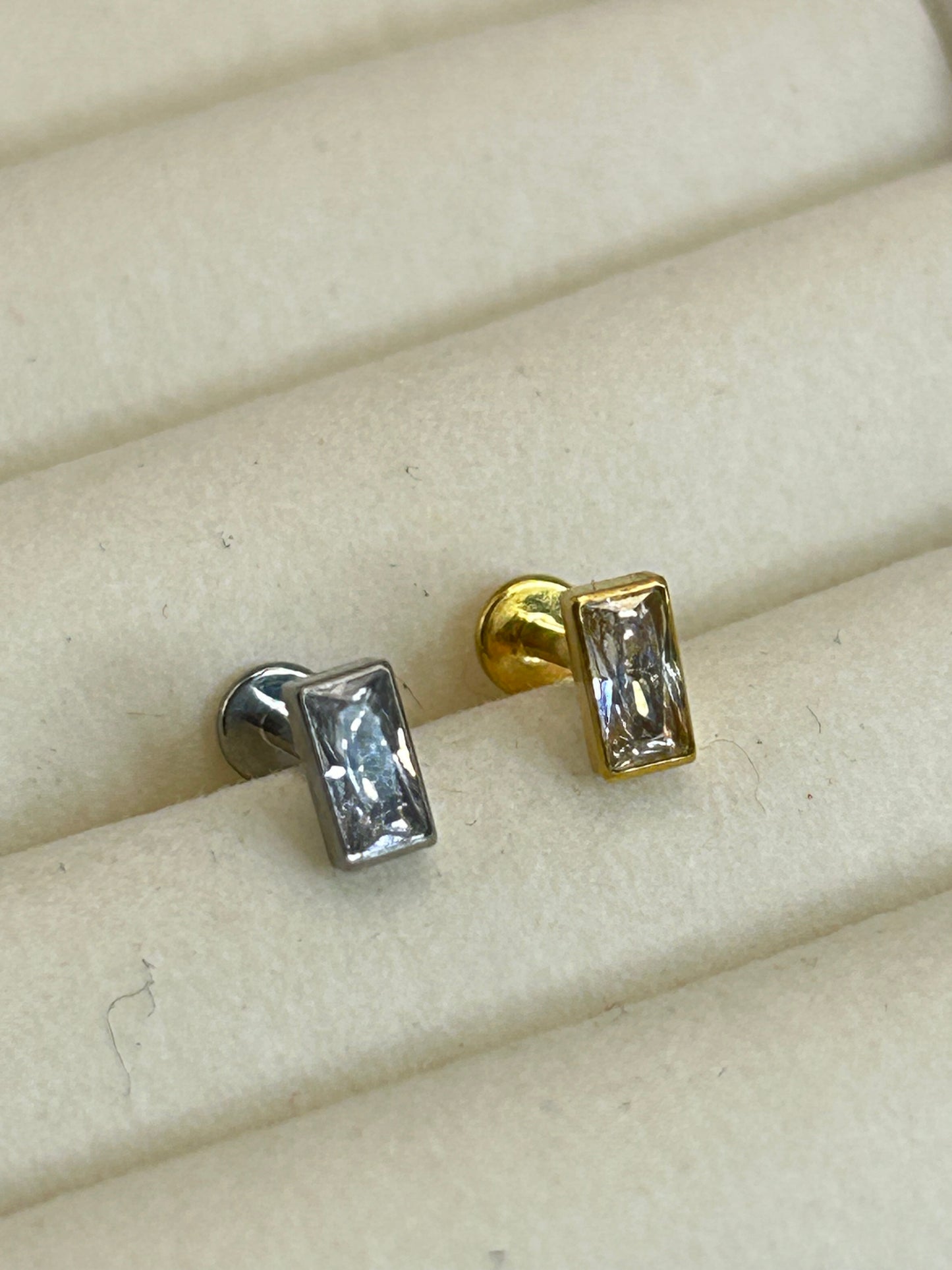 Piercing Rectangulo de Zirconia 🤍