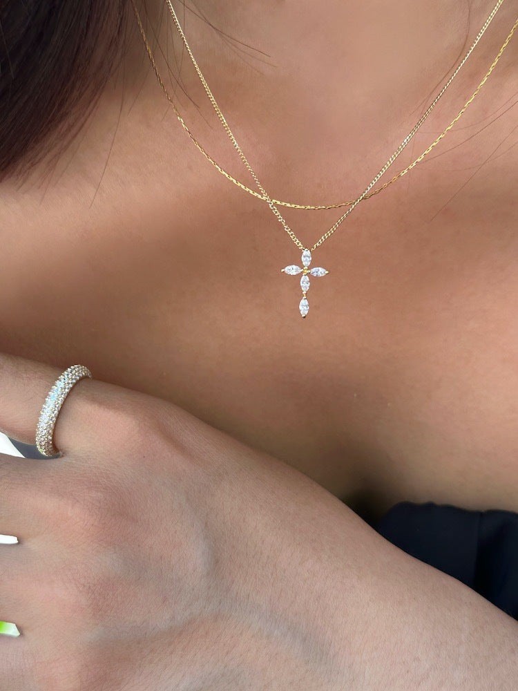 Cadena de Cruz con Zirconia Horse Eye ✨