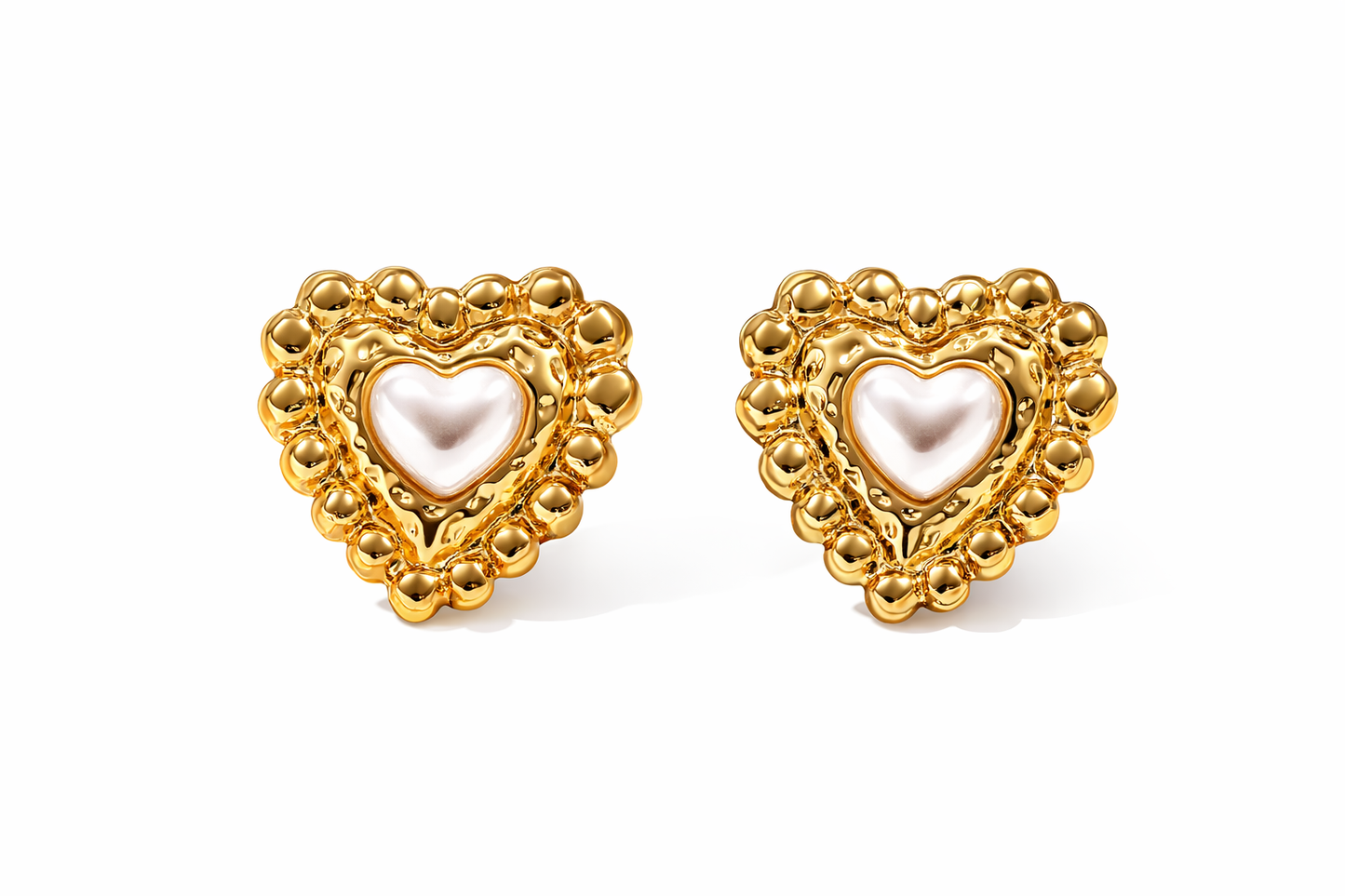 Stud de Corazón Texturizado con Perla Central 🤍